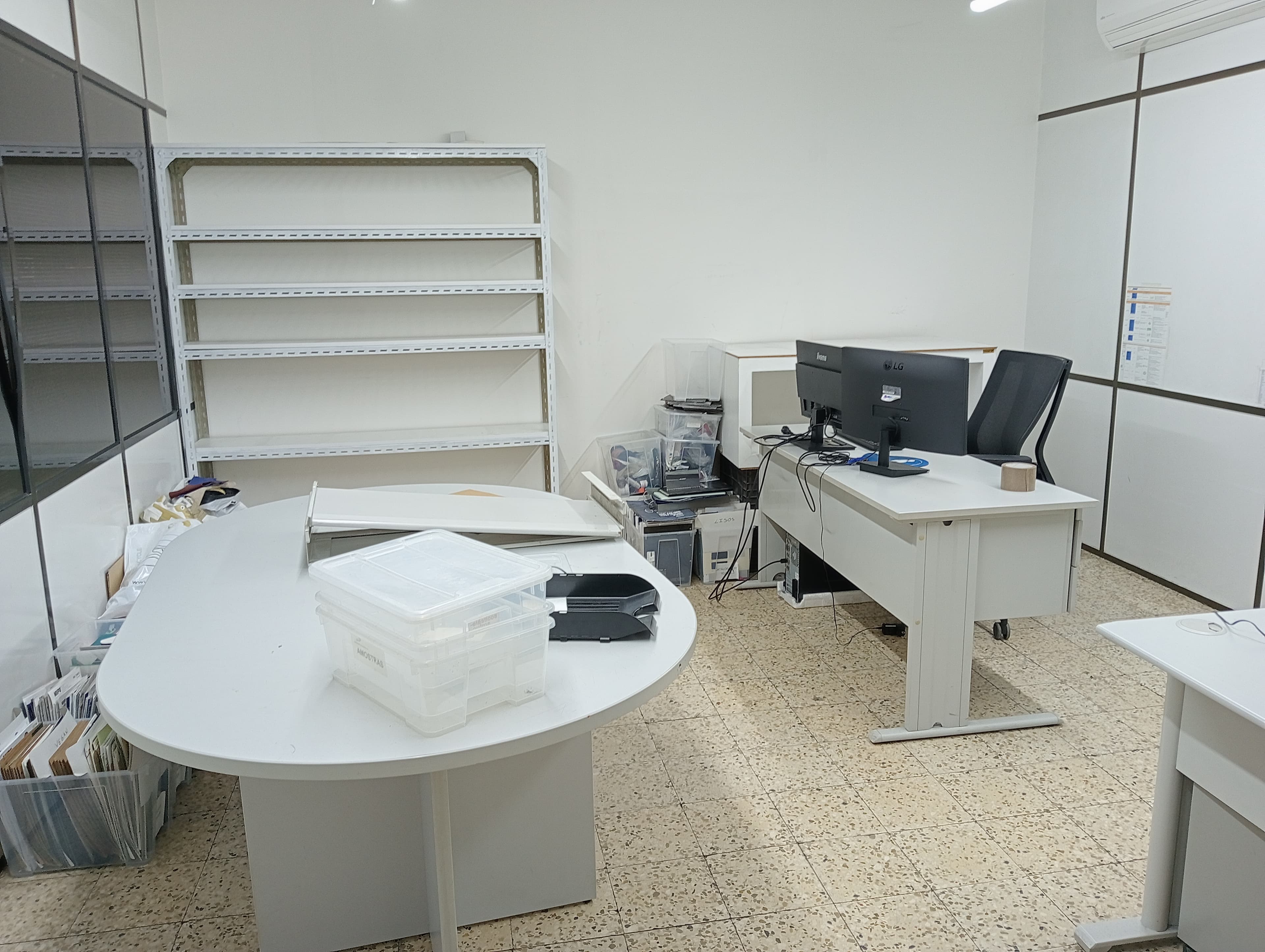 Equipamiento de Oficina — imagen 12