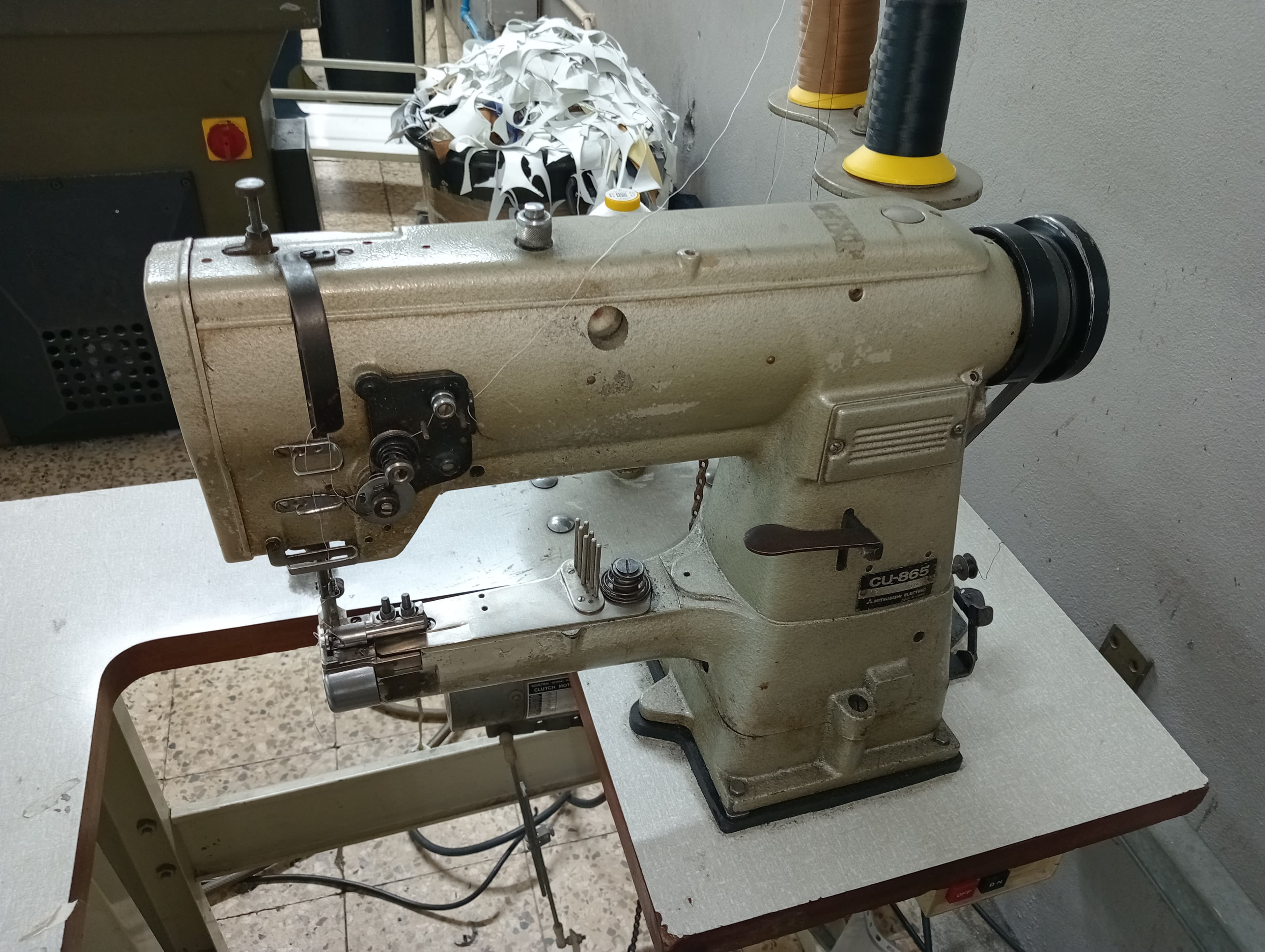 Balanza de brazo · Máquinas de coser — imagen 5