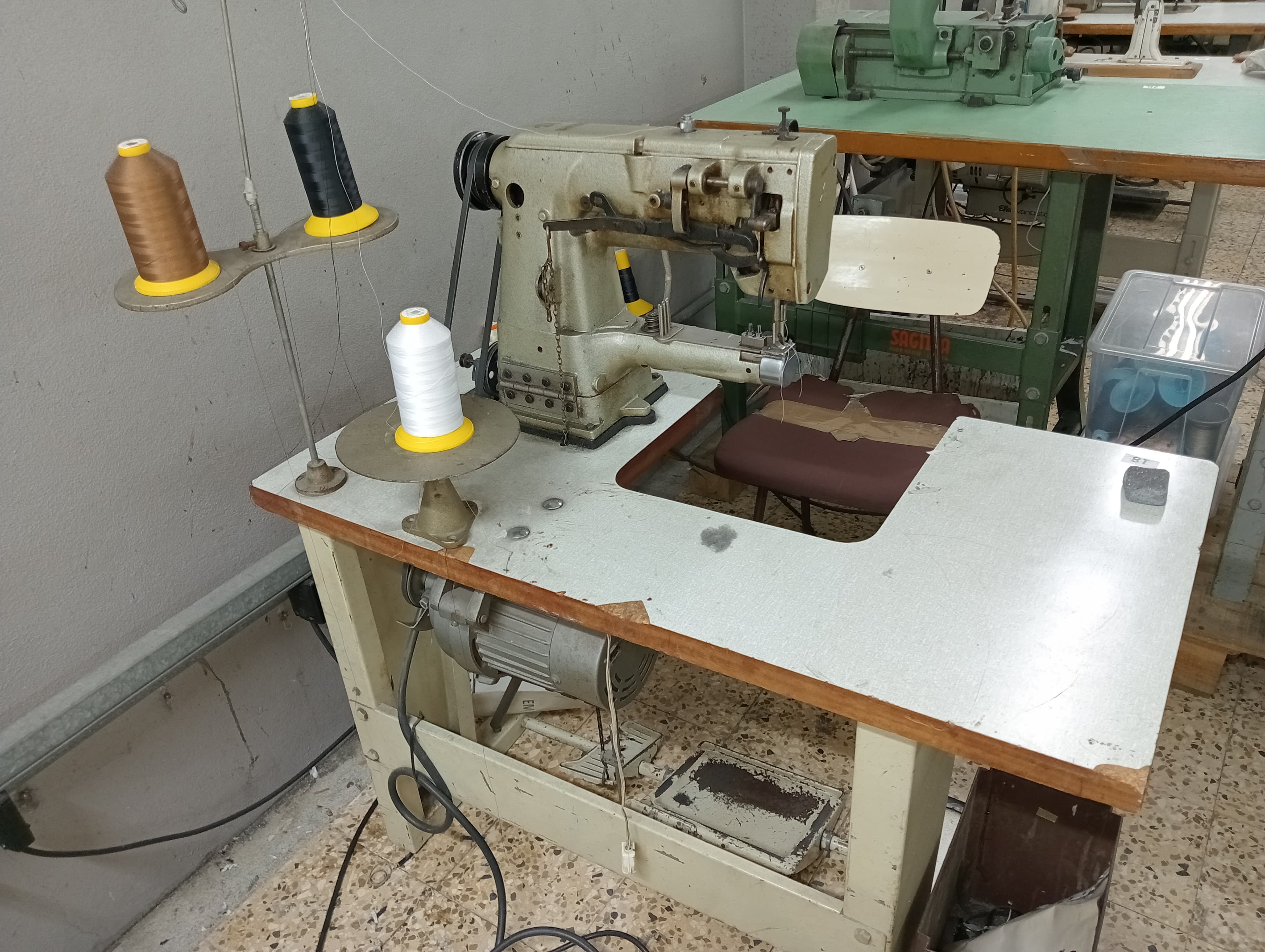 Balanza de brazo · Máquinas de coser — imagen 6