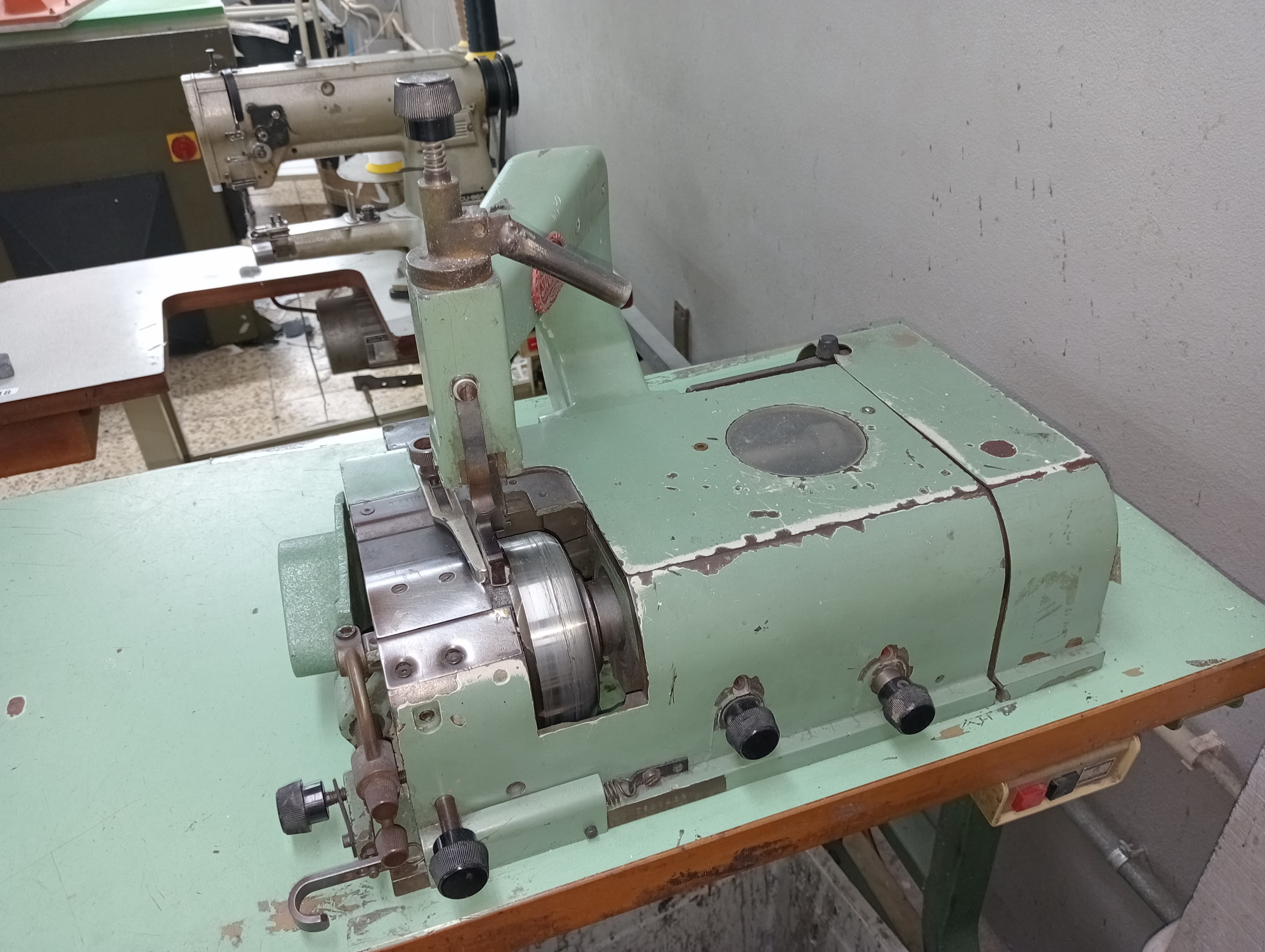Balanza de brazo · Máquinas de coser — imagen 10