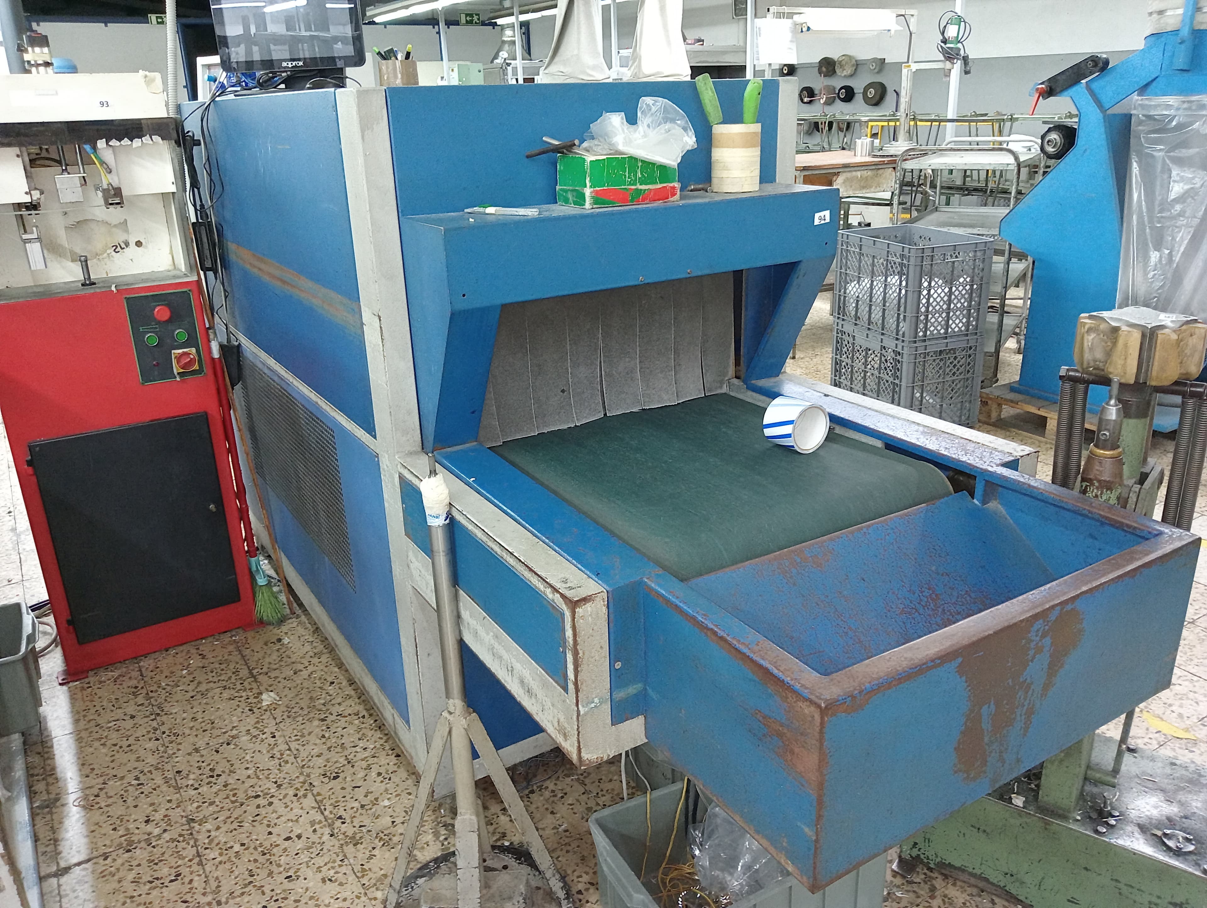 Máquinas de colar fita e tirar formas · Prensa · Reativador · Forno — imagem 2