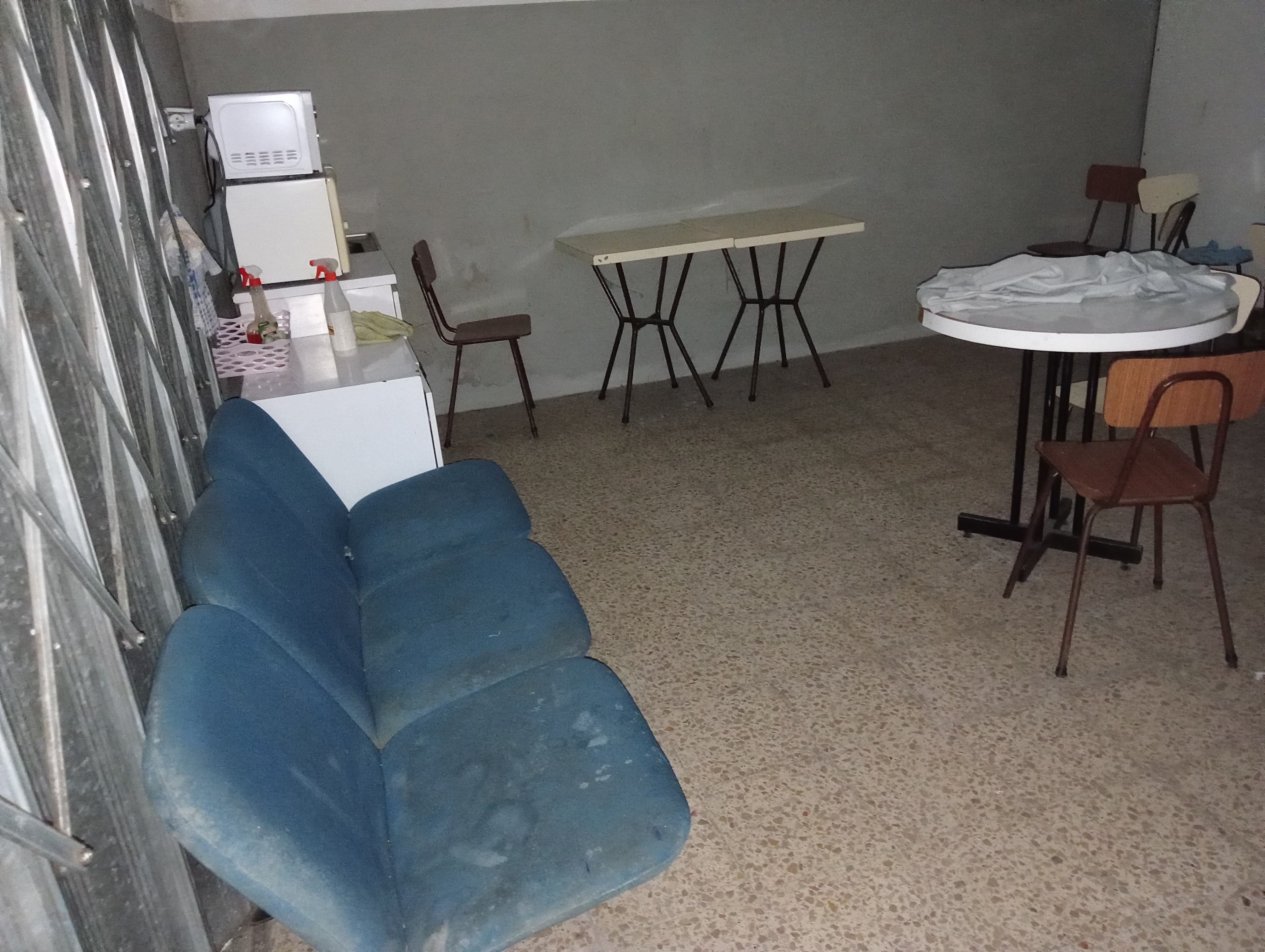 Máquinas de costura · Estantes em Dexion · Mobiliário — imagem 13