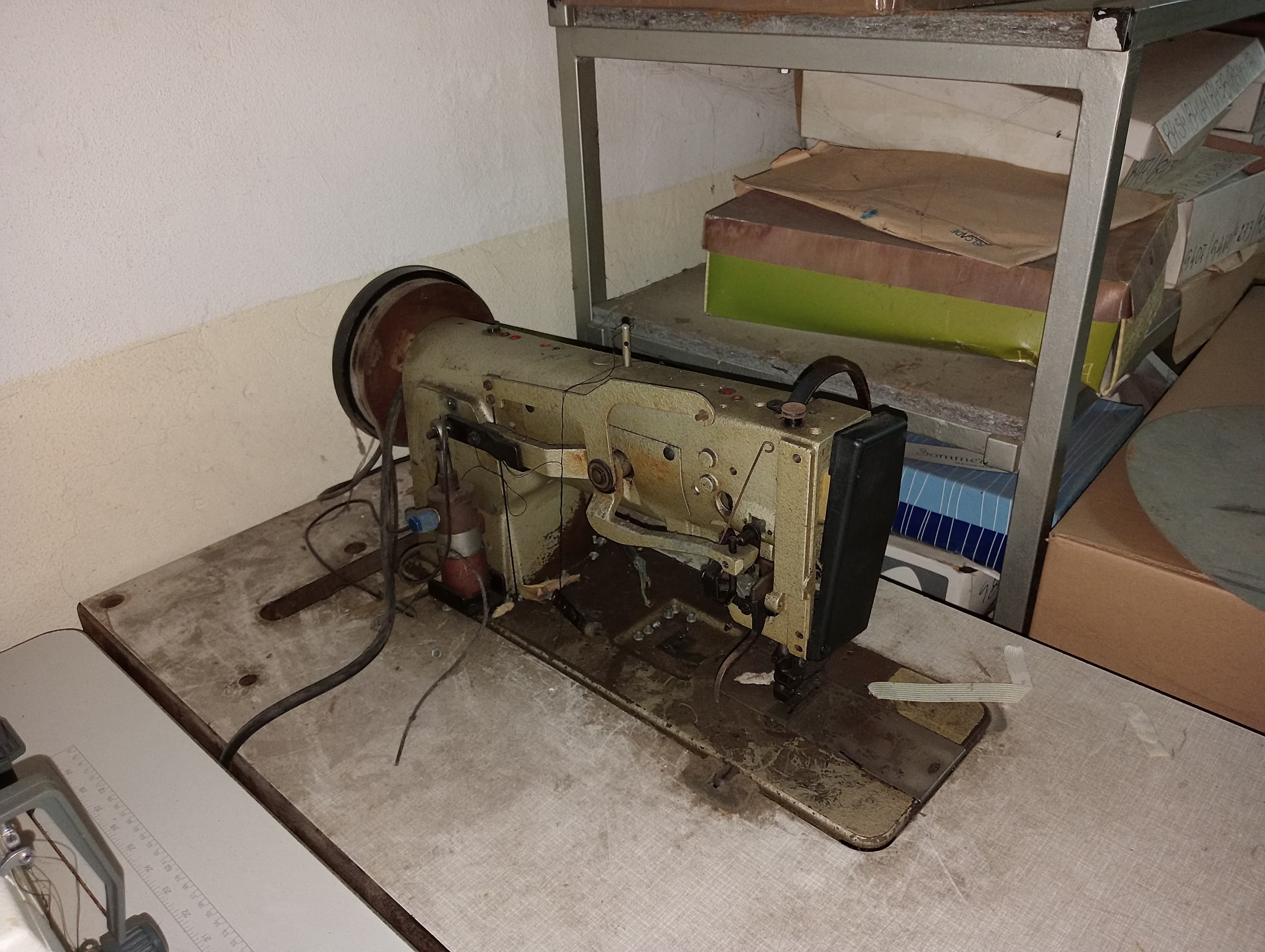 Sewing machines — image 33