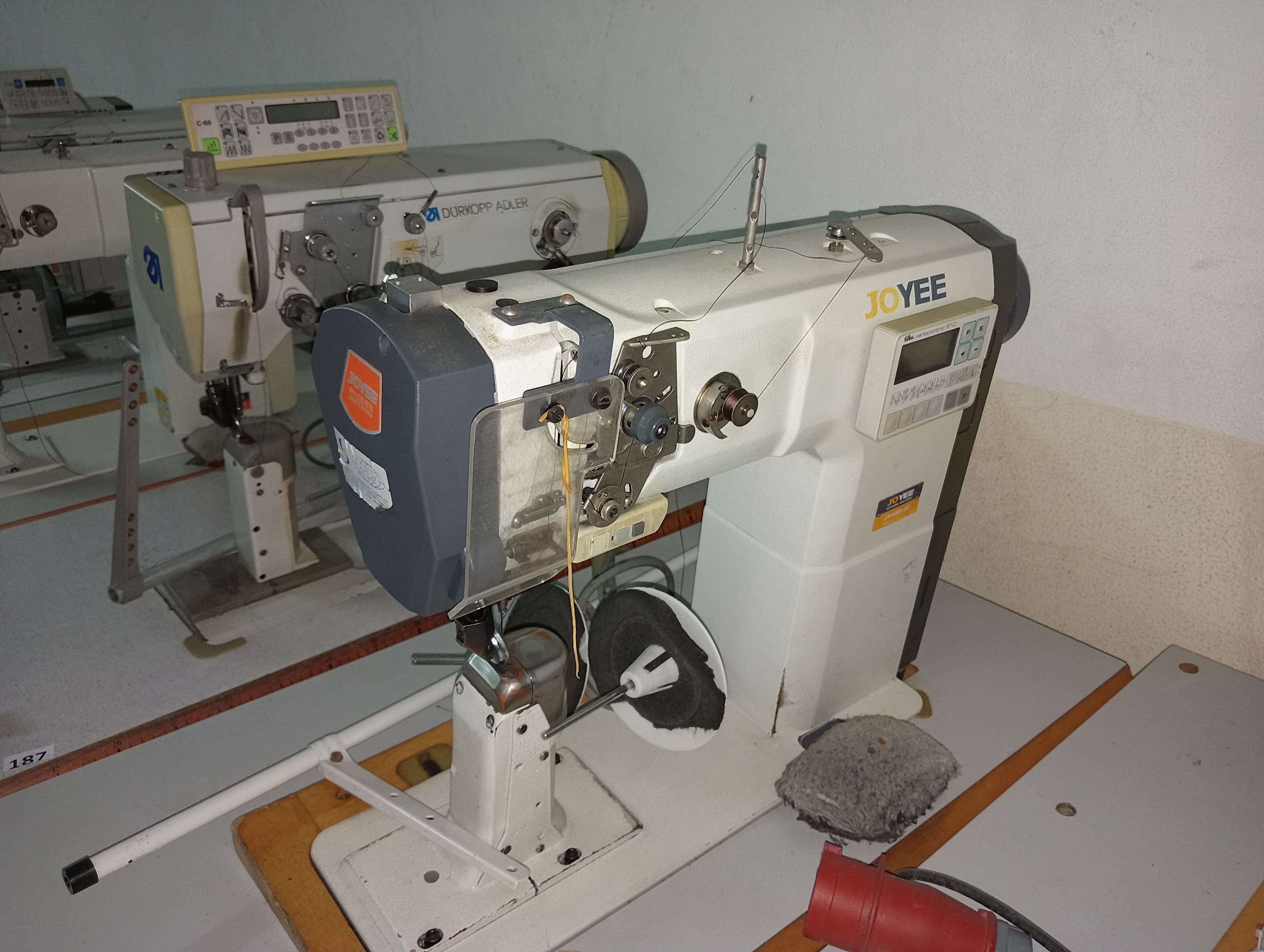 Sewing machines — image 27