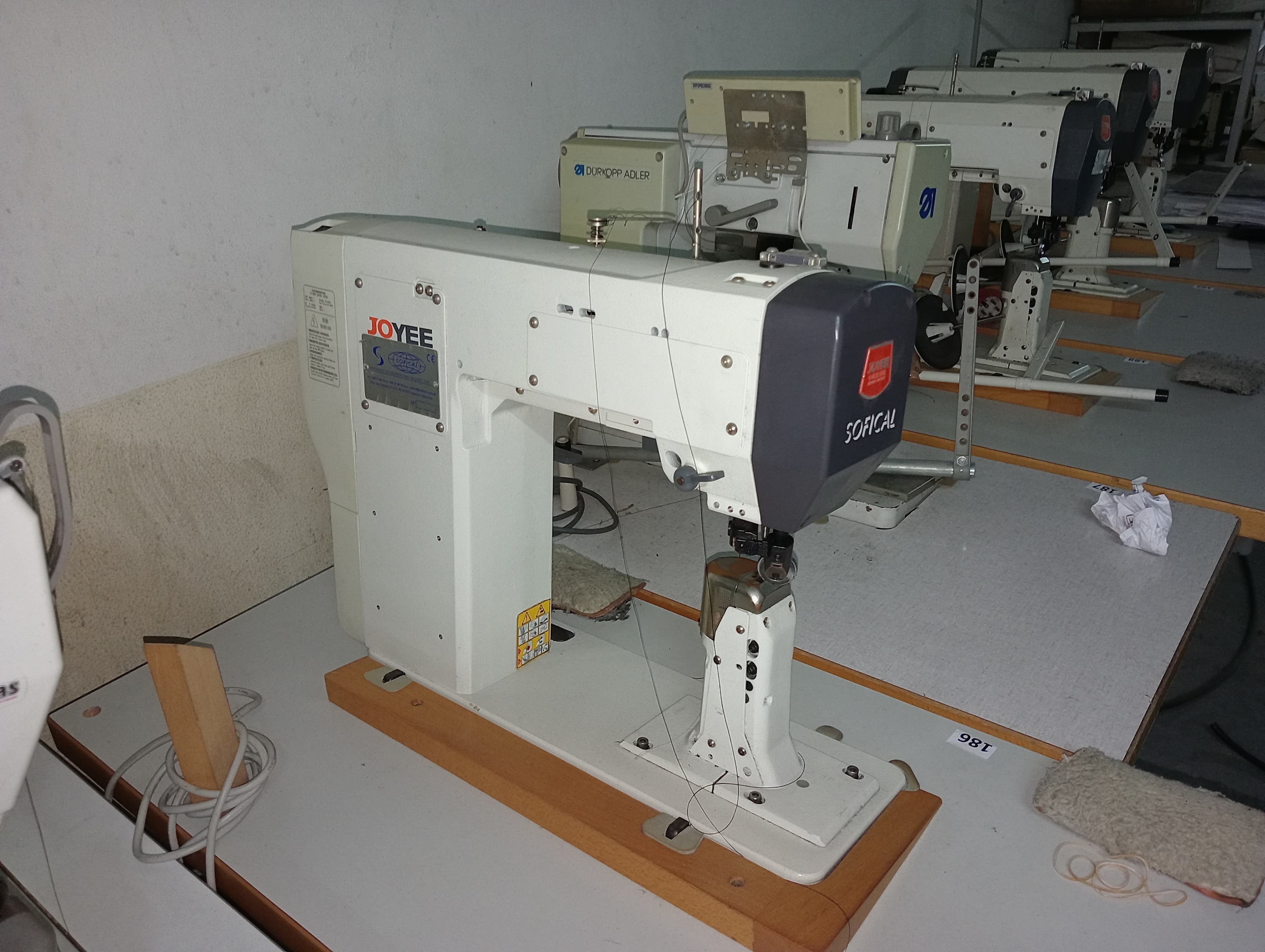 Sewing machines — image 24