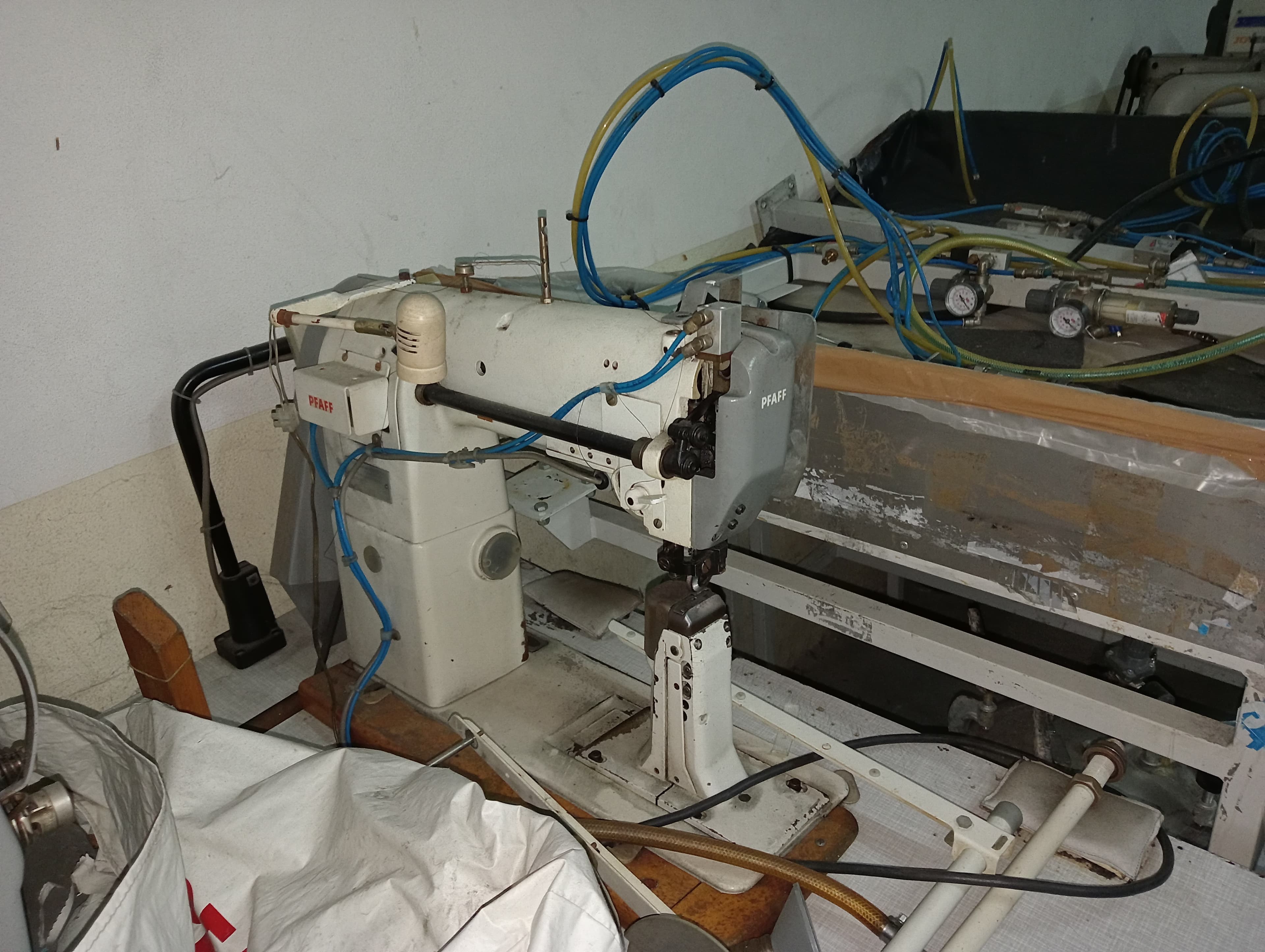 Sewing machines — image 3