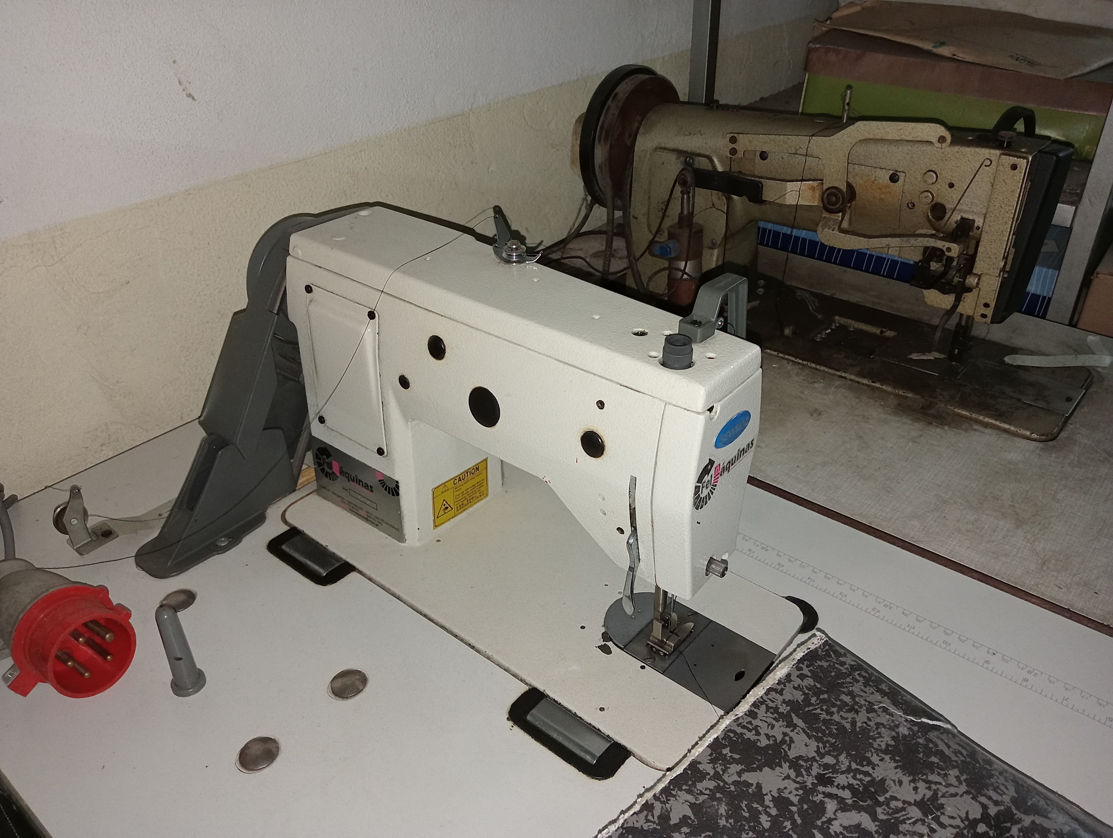 Sewing machines — image 31