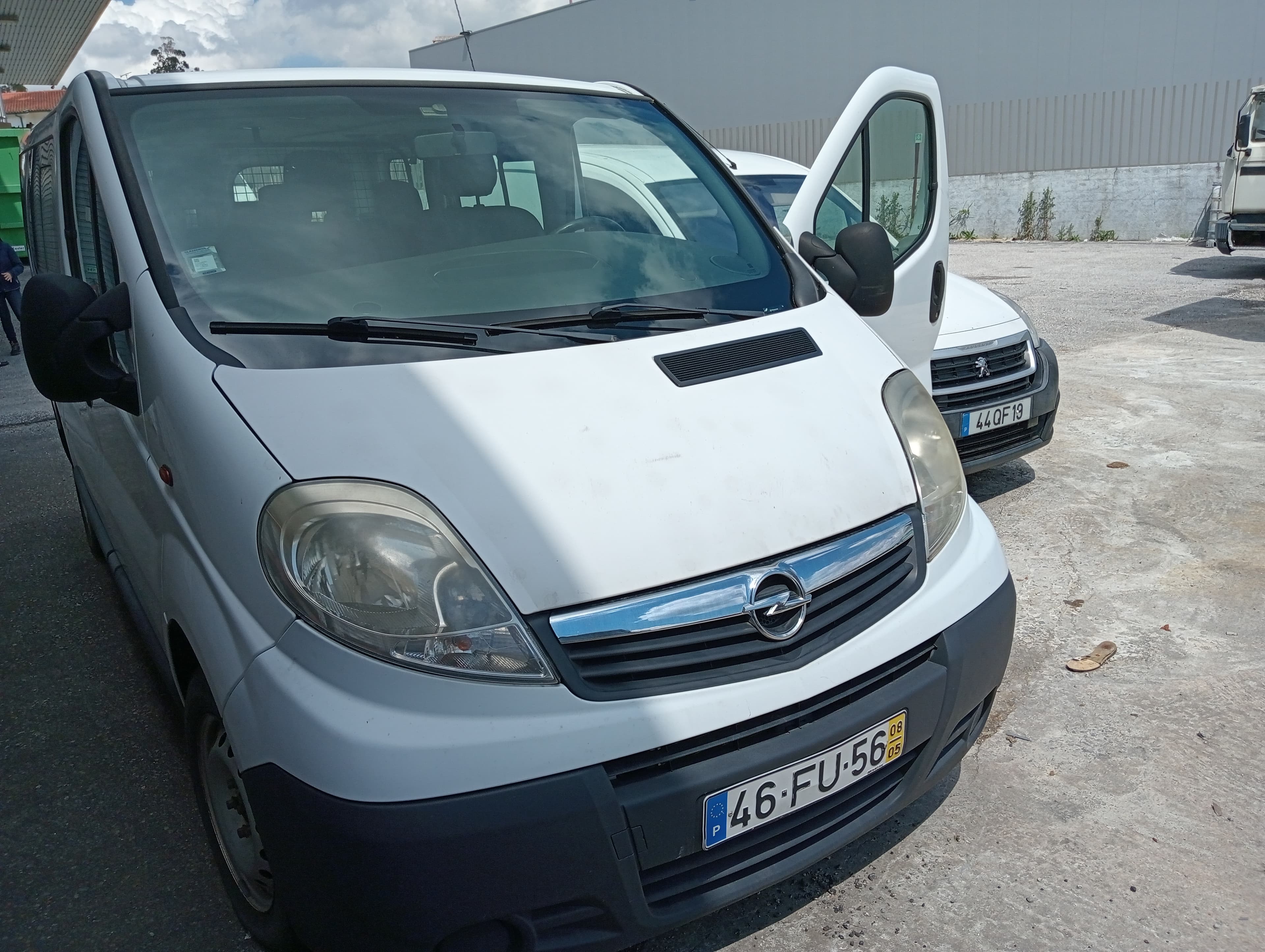 Opel Vivaro CDTi · Ano 2008 — image 2