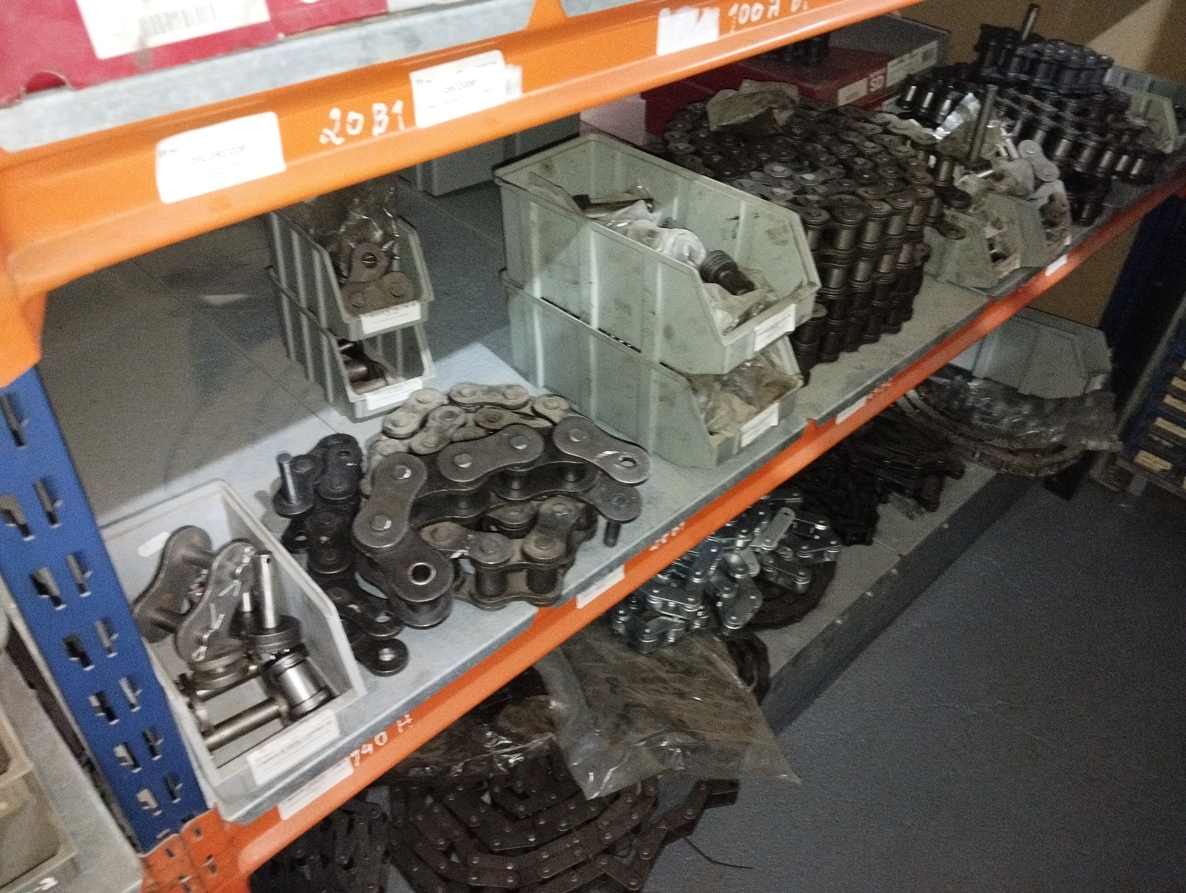 Equipamentos e Mobiliário · Stock — image 39