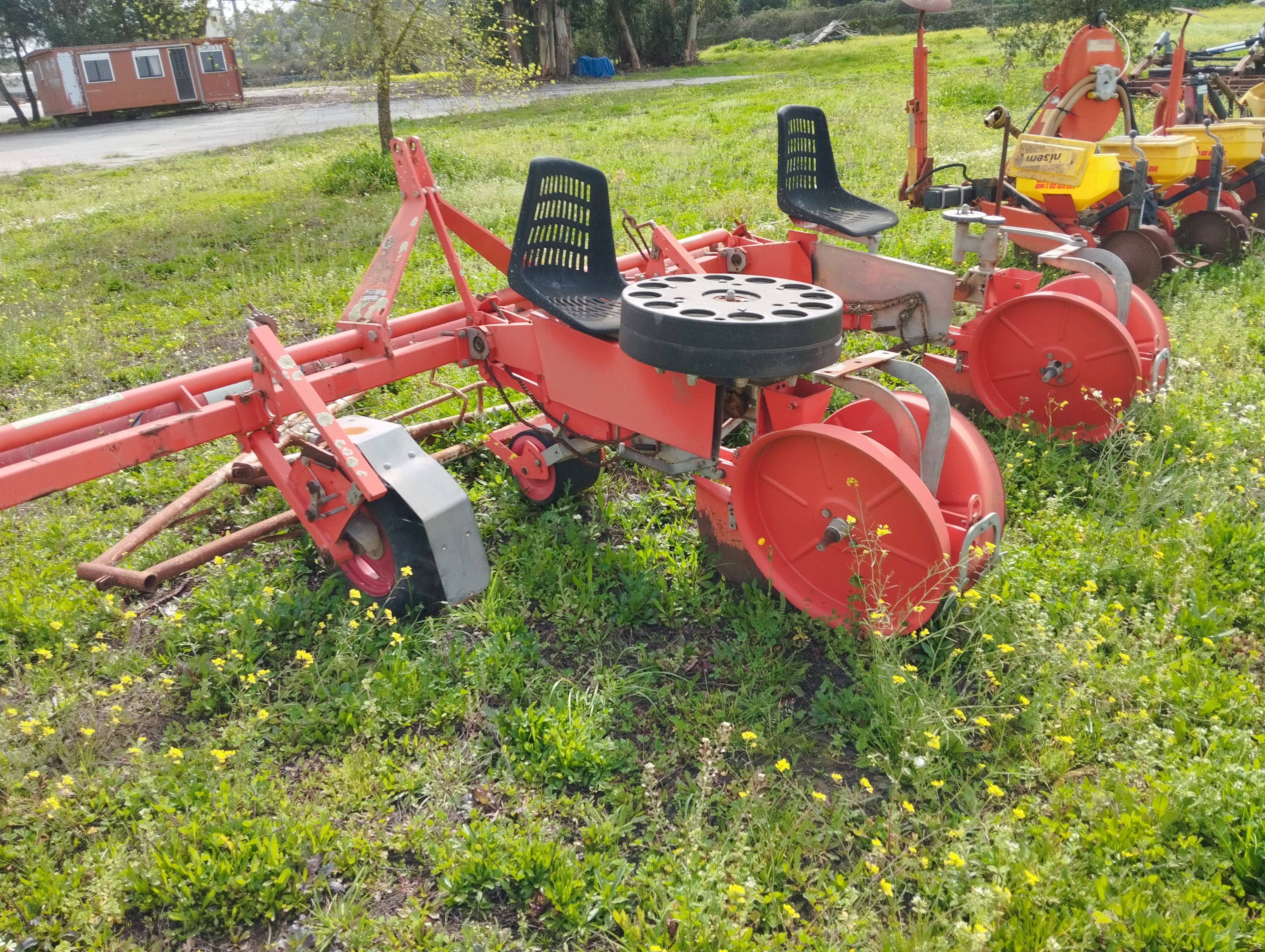 Plantador de hortícolas de 2 linhas — imagem 2
