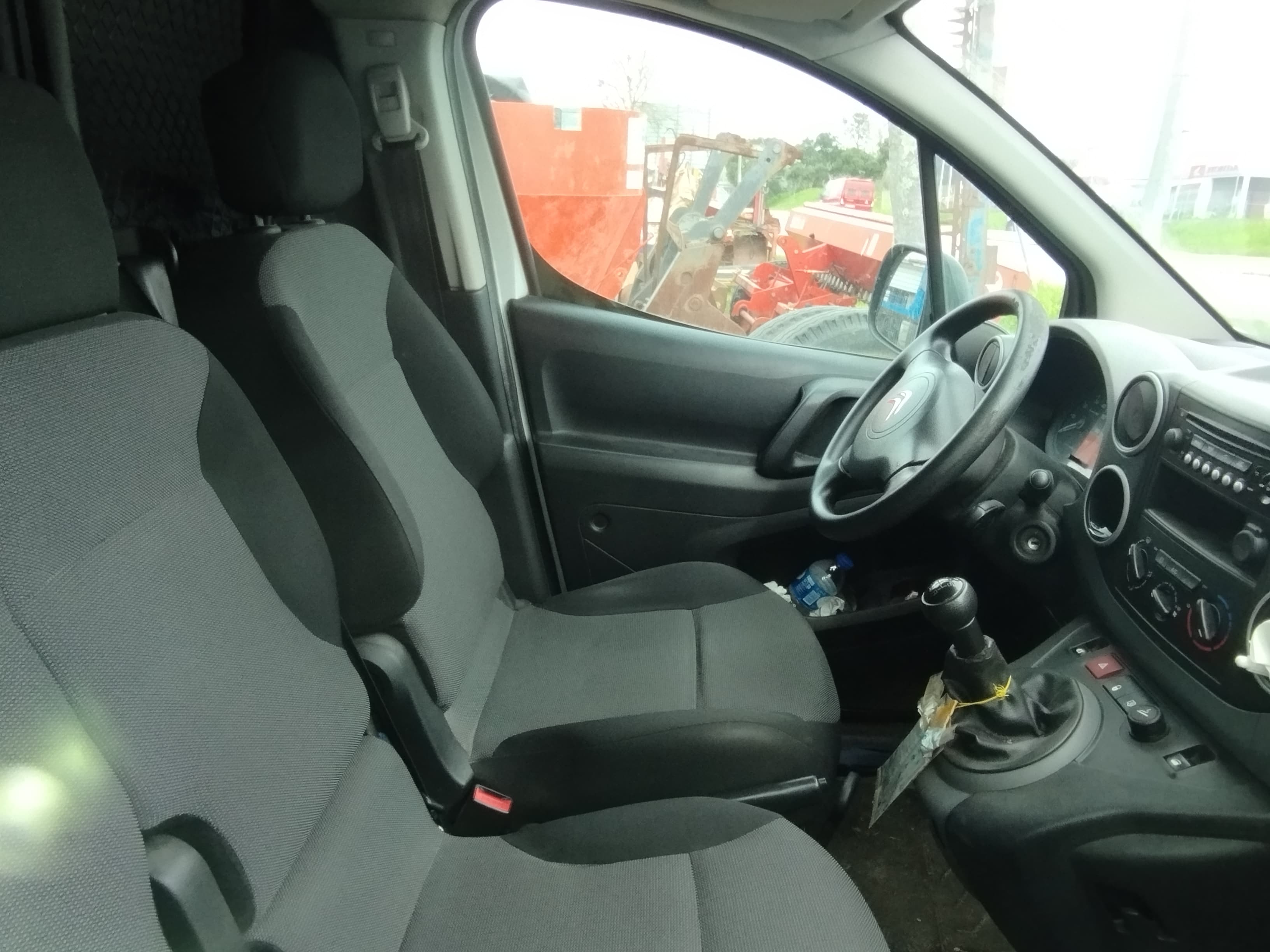 Citroen Berlingo 1.6 BlueHDi · Ano 2016 — imagem 6
