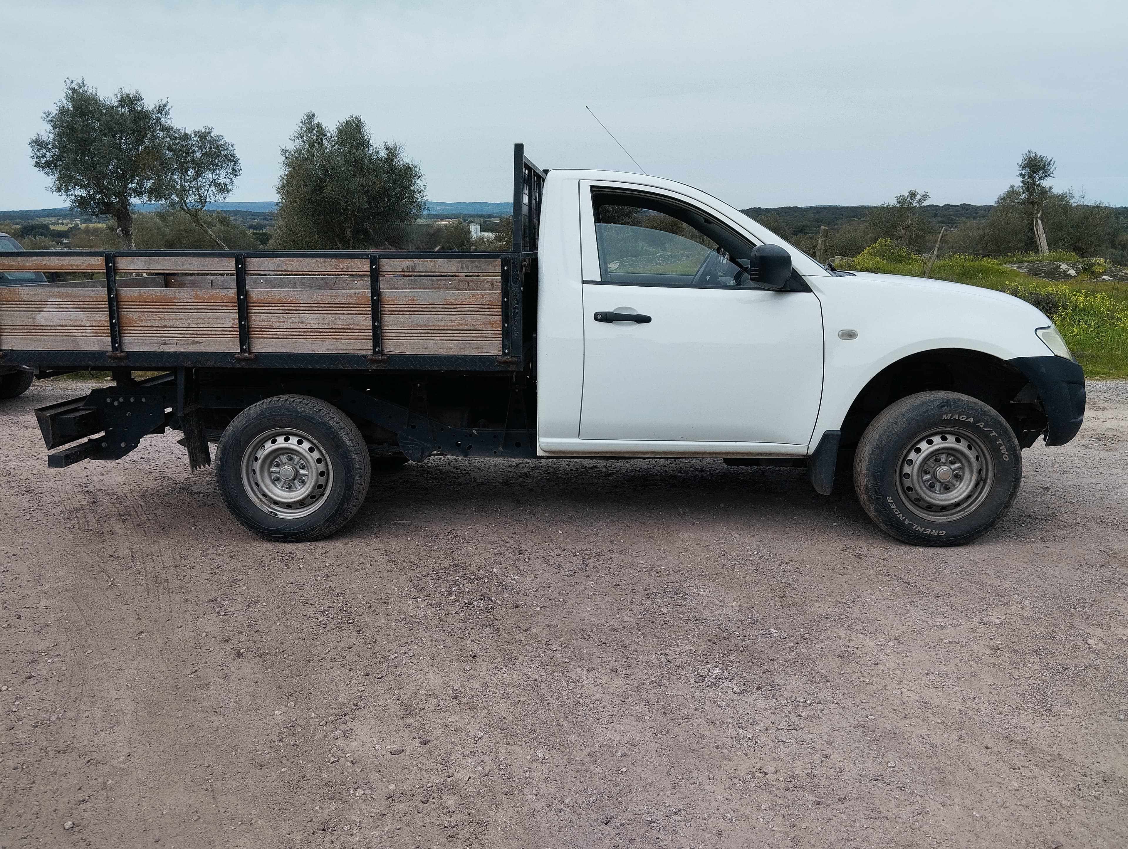 Mitsubishi L200 2.5 DI-D 4WD — imagen 4