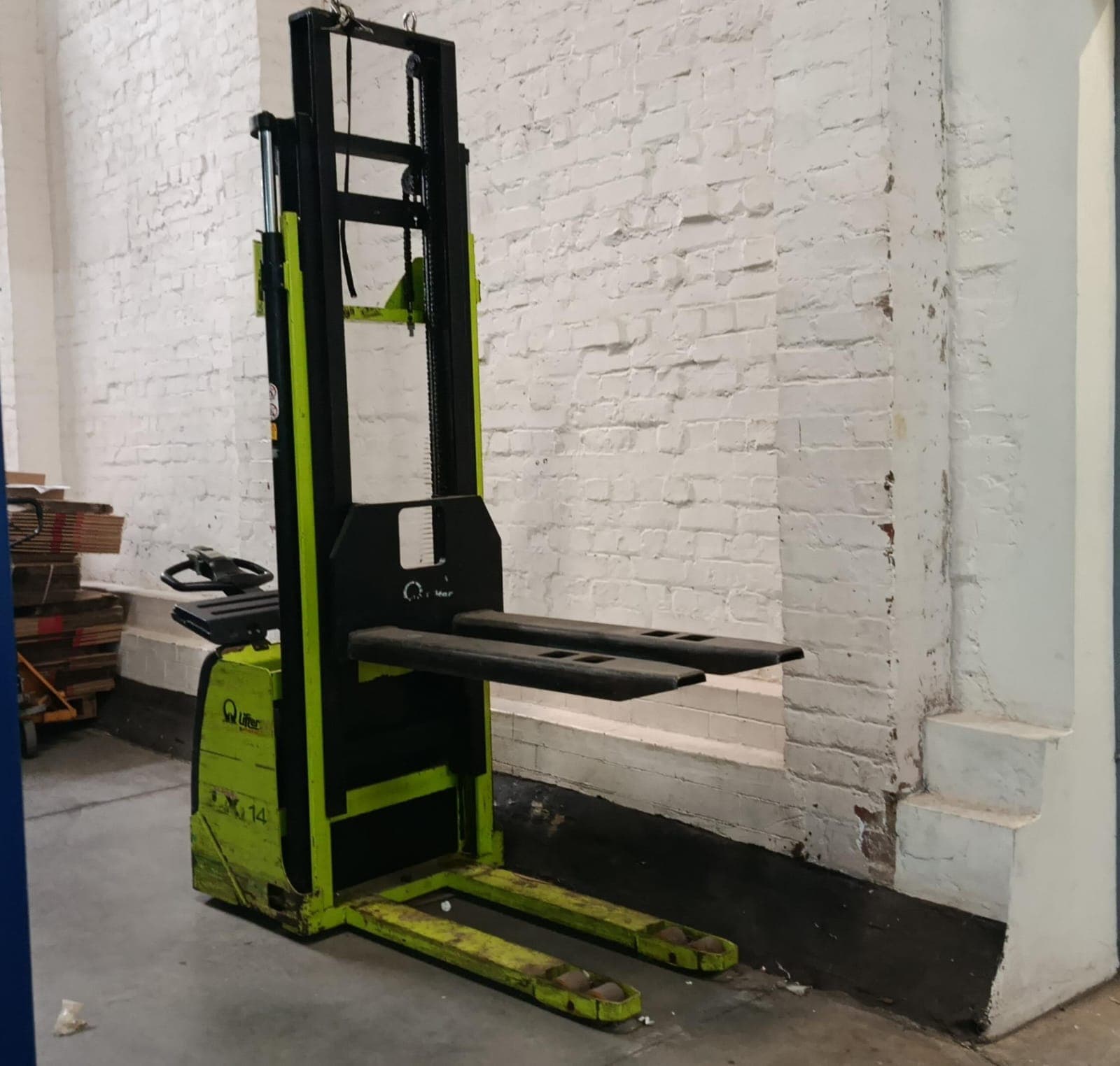 Empilhador Pramac LX 14 e Balança Eletrónica Industrial — imagen 4