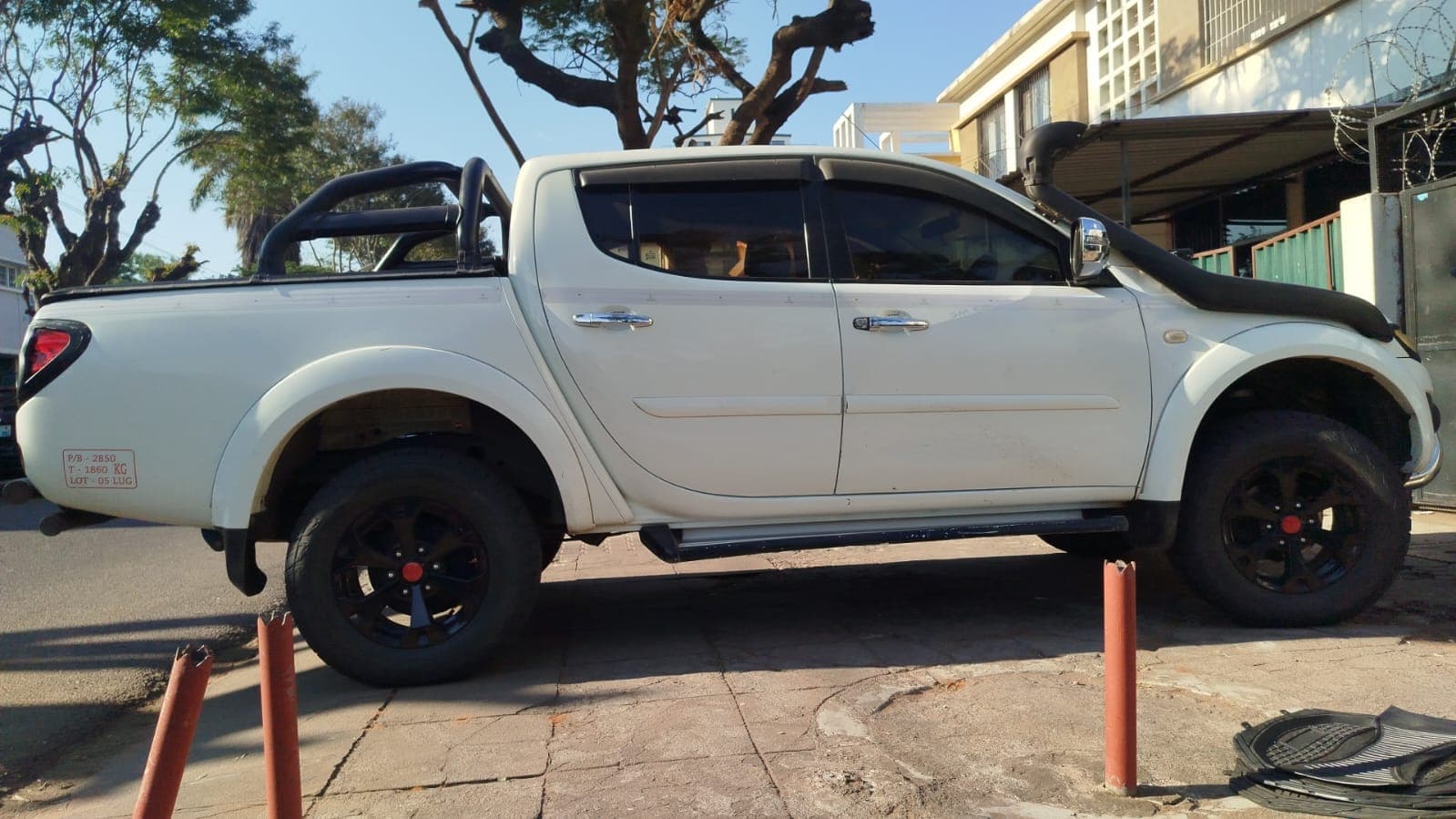 MITSUBISHI TRITON L200 2.5GLS-3,00m - 2011 — image 8