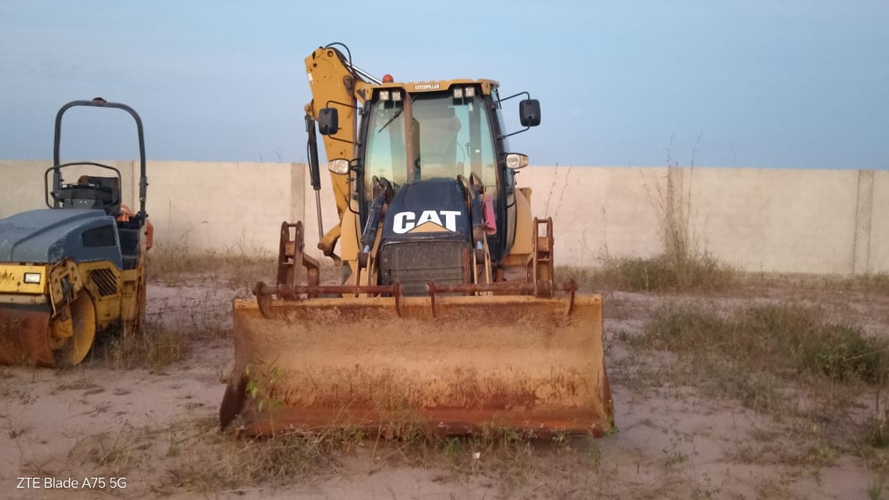 Retroescavadora Caterpillar 428E — imagem 3
