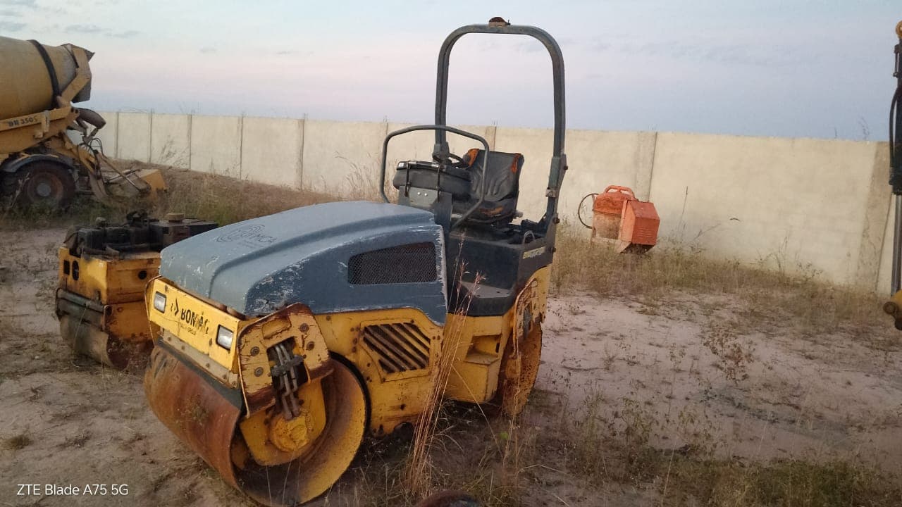 Cilindro Rolos 2.5 ton Bomag BW100AD -4 — image 2