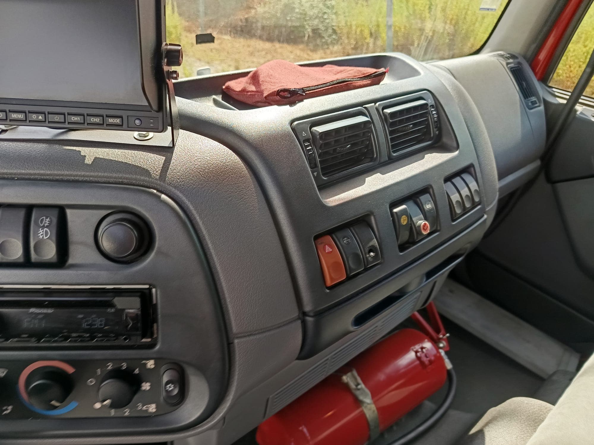 DAF LF 45.180 · Ano 2007 — image 24