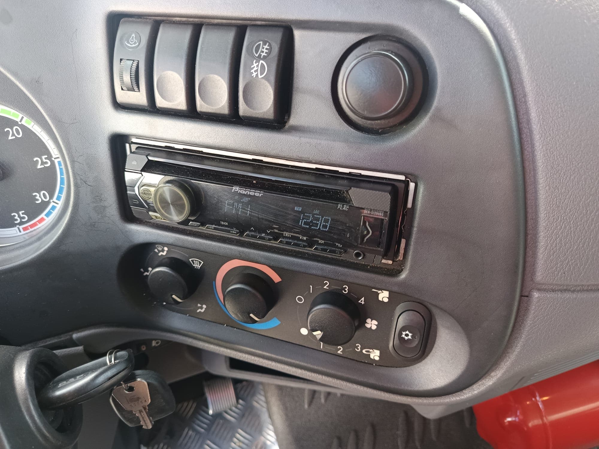 DAF LF 45.180 · Ano 2007 — image 25