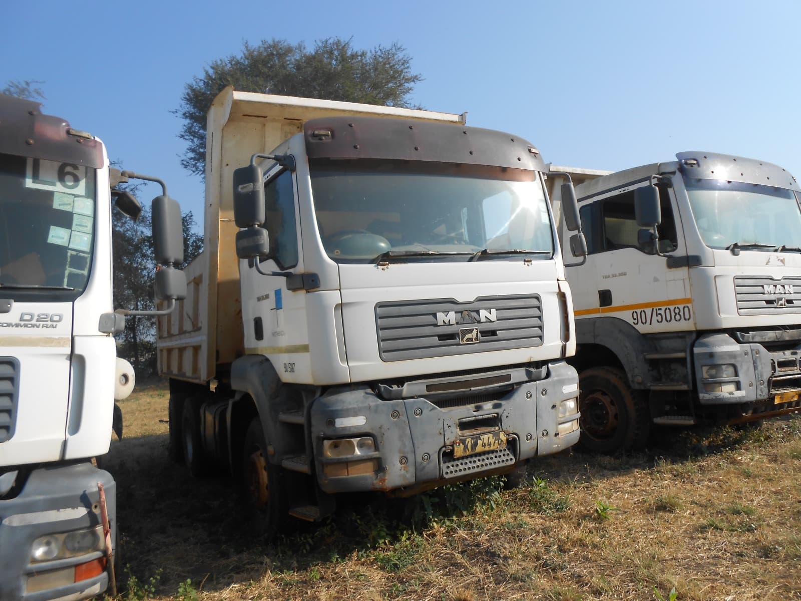 Tipper Truck 26t (6X4) - 2010 — imagem 2