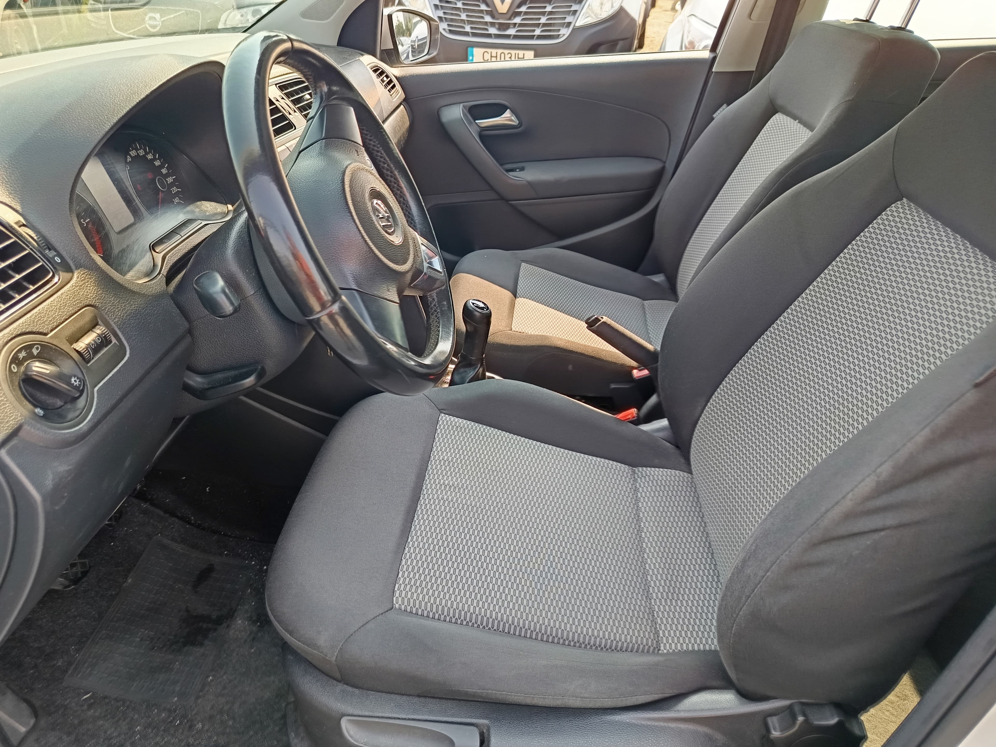 Volkswagen Polo · Ano 2012 — image 28