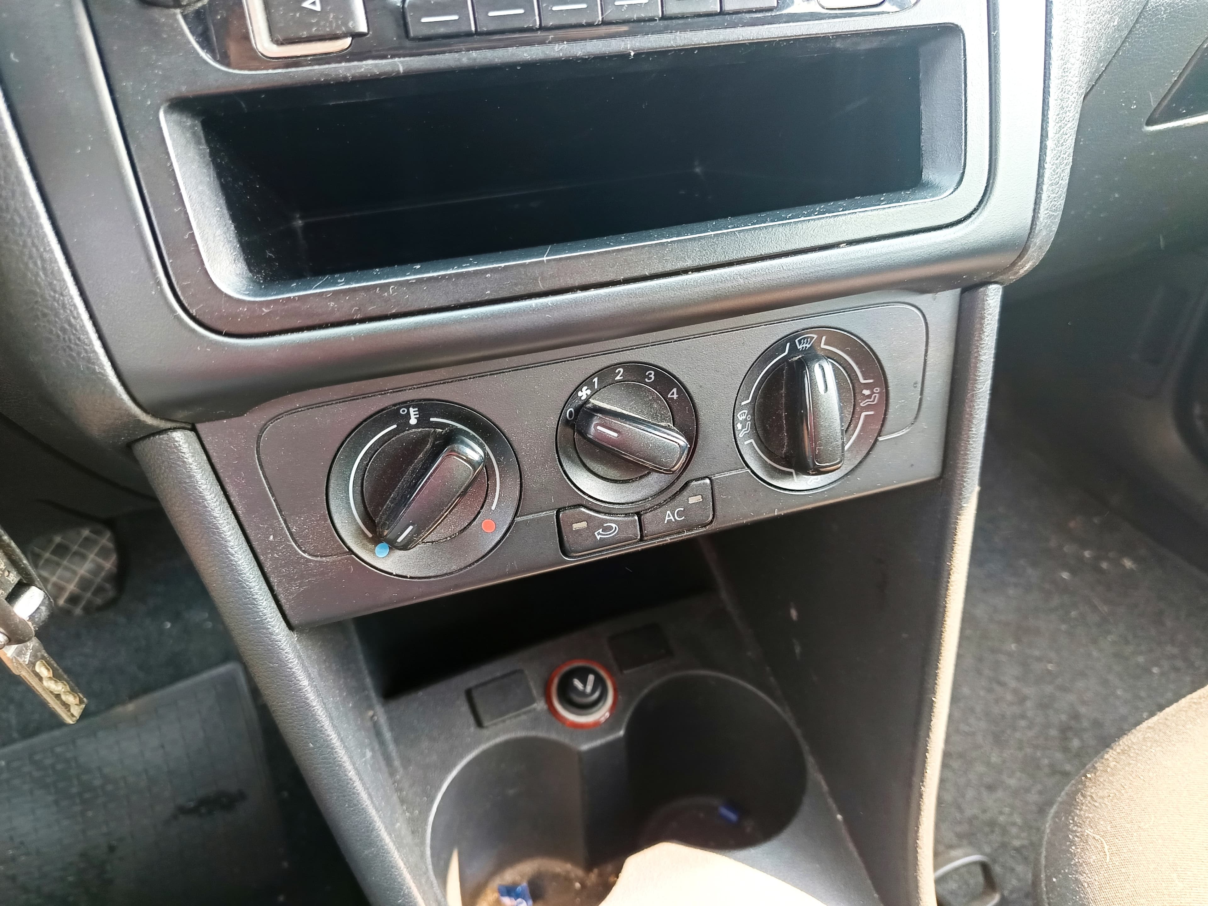 Volkswagen Polo · Ano 2012 — image 33