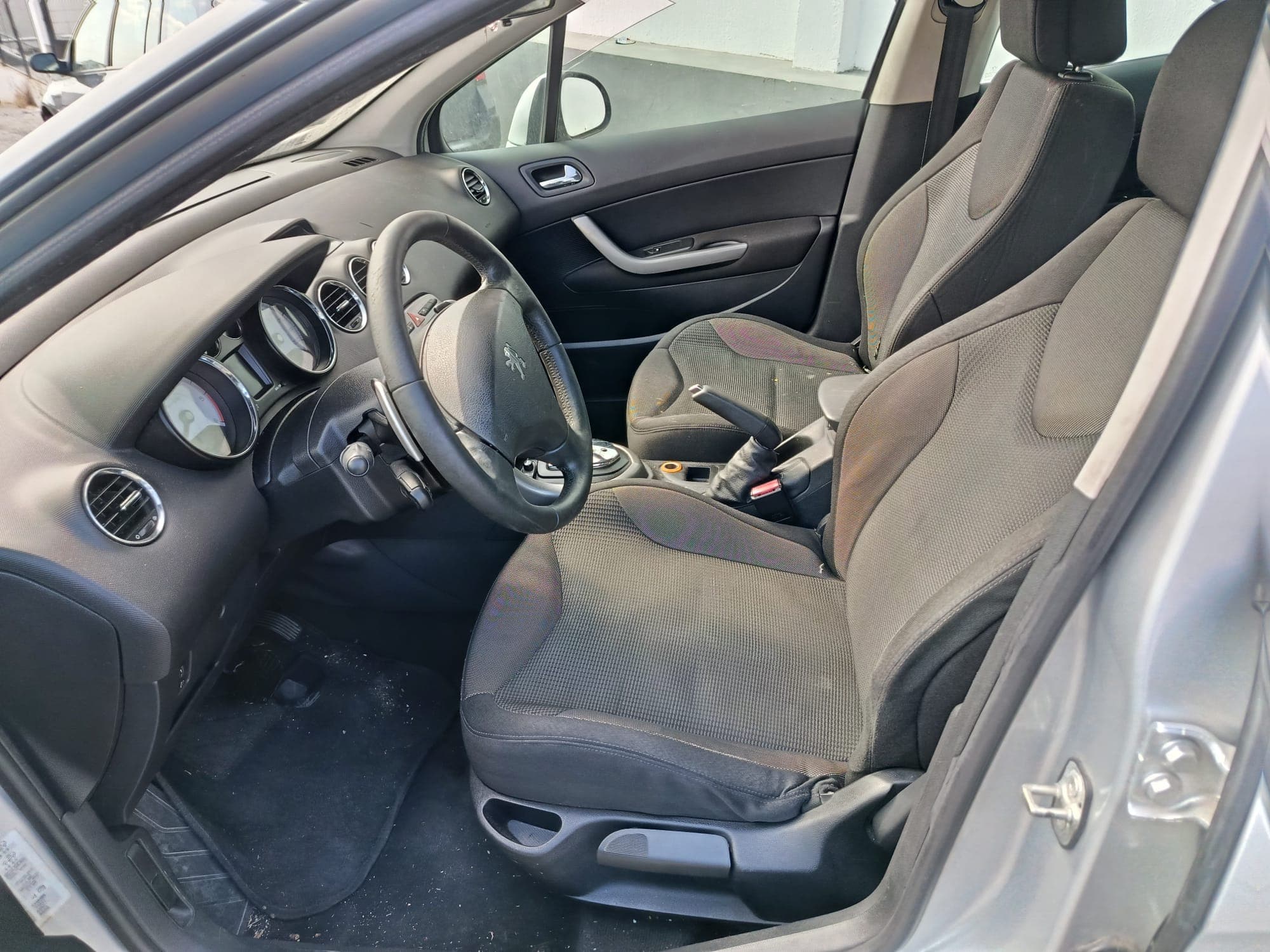 Peugeot 308 · Año 2008 — imagen 18