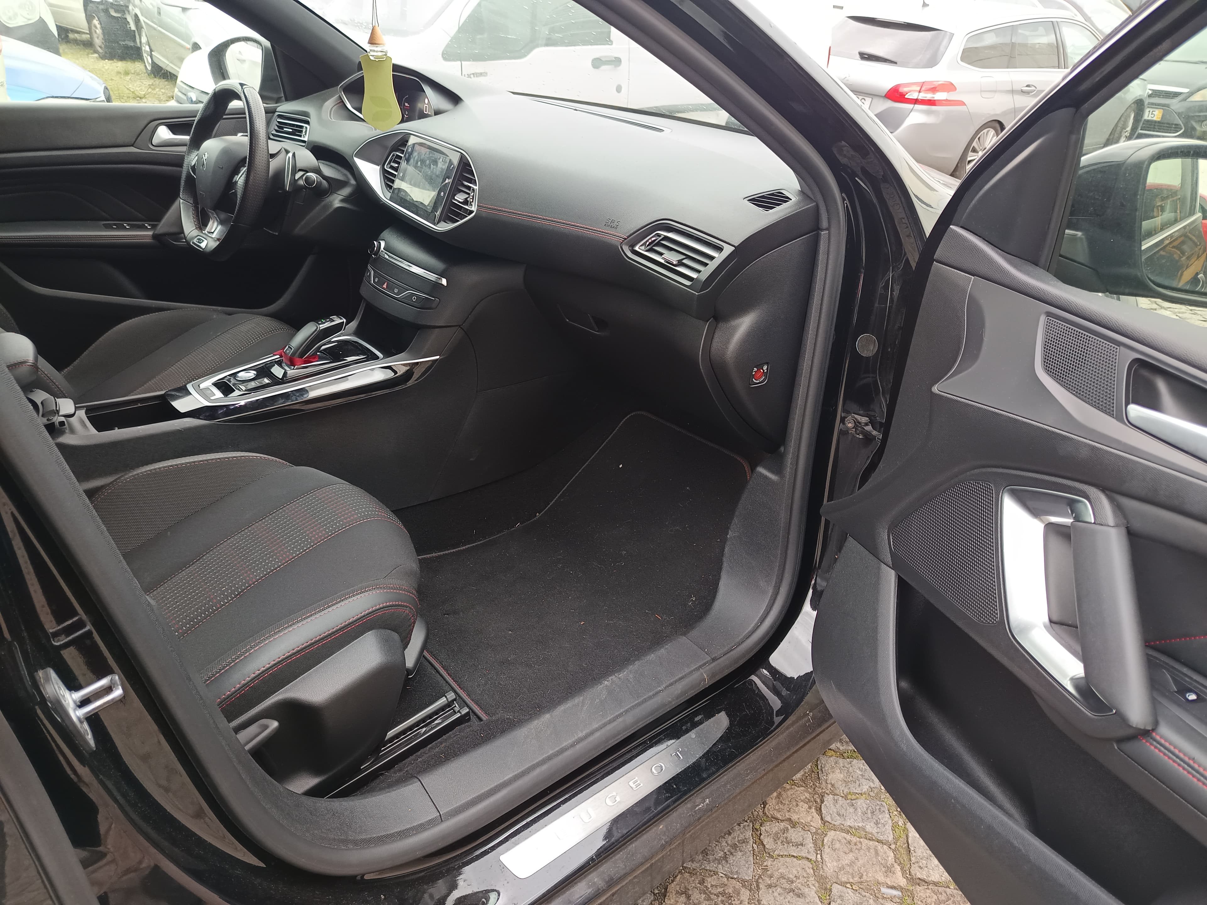 Peugeot 308 GT Line · Ano 2021 — imagen 33