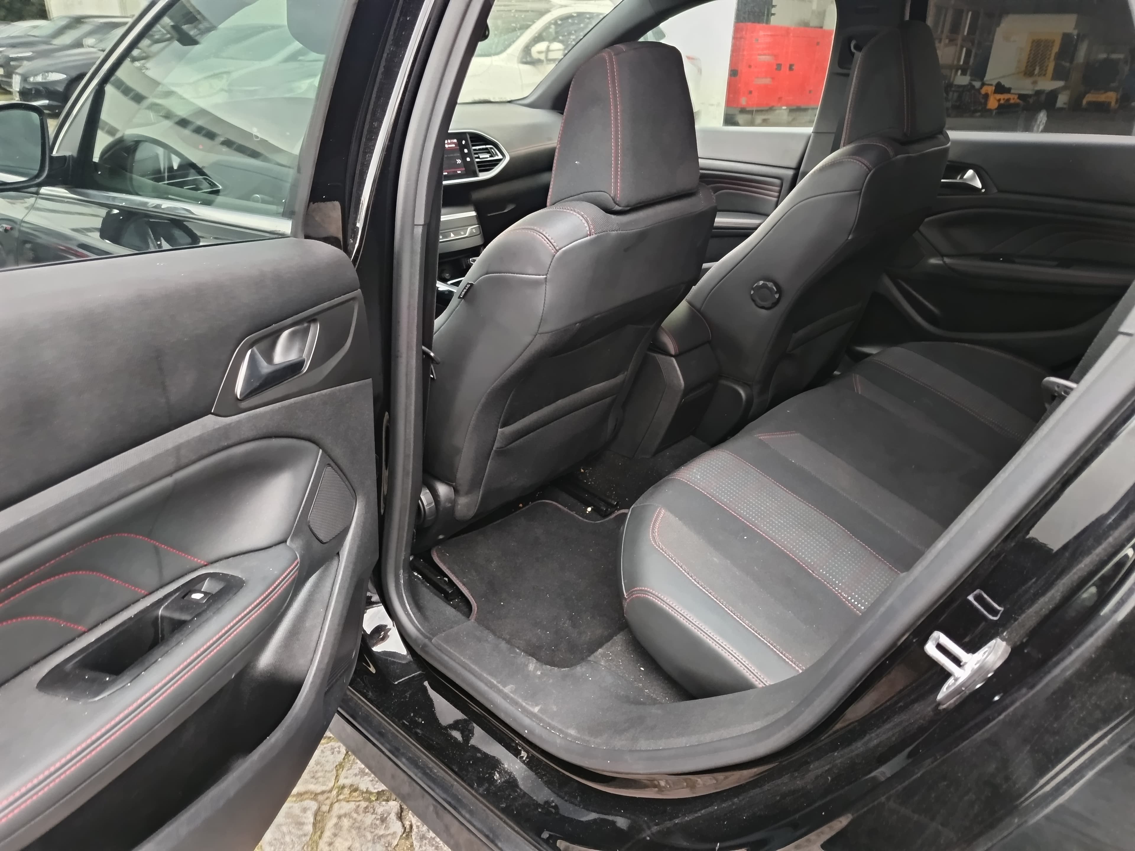 Peugeot 308 GT Line · Ano 2021 — imagen 37