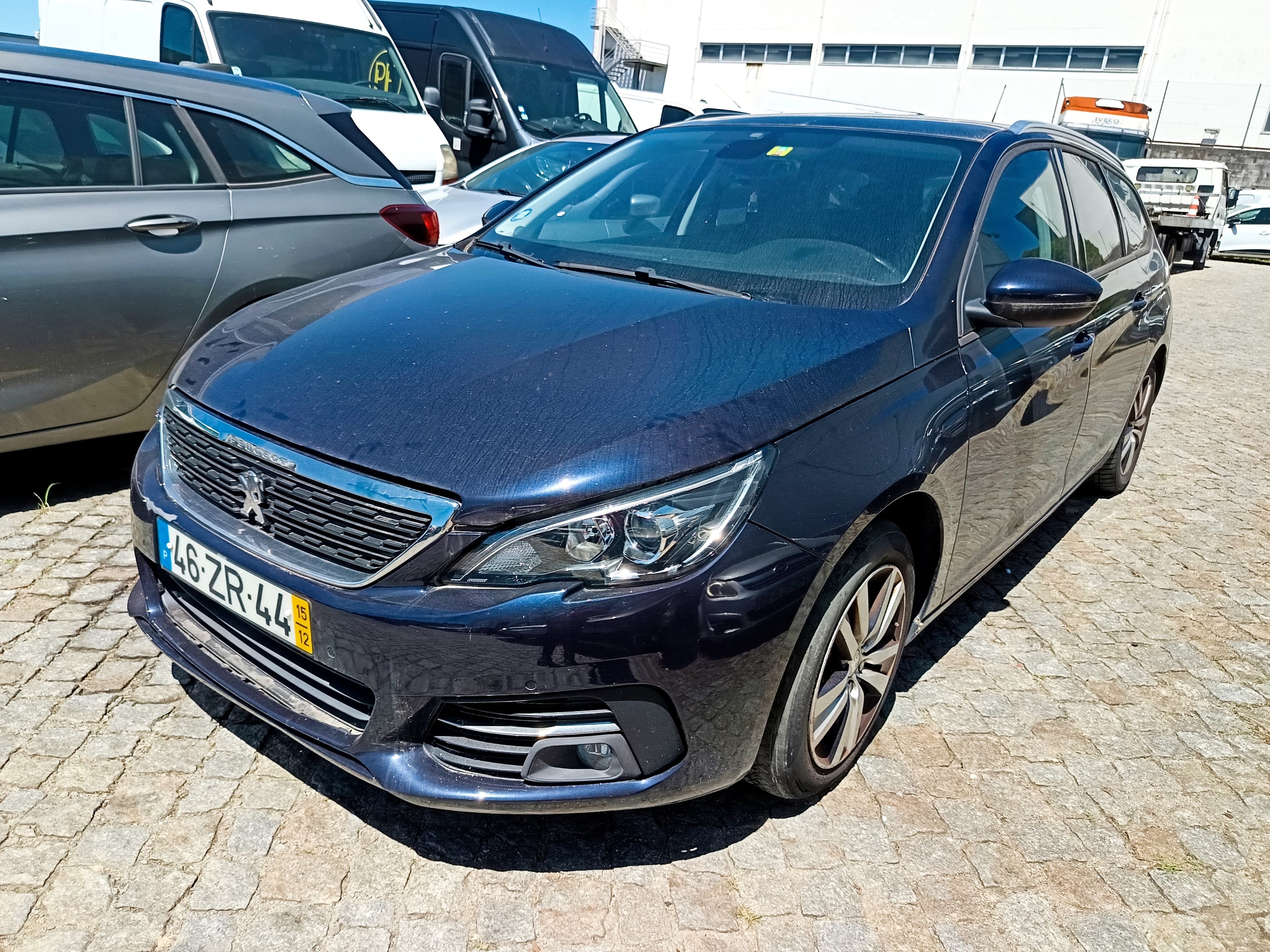 Peugeot 308 · Year 2015 — image 1