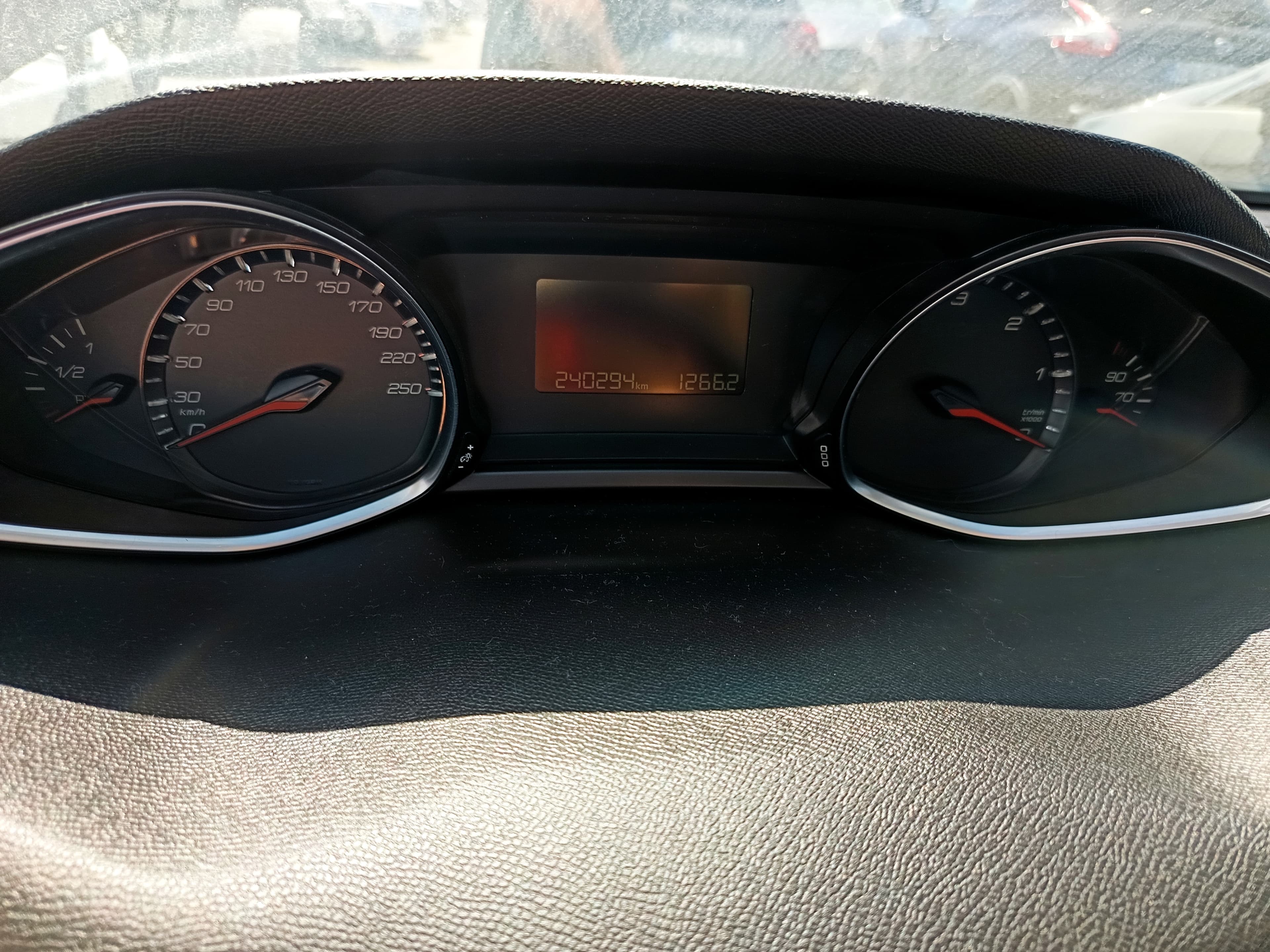 Peugeot 308 · Year 2015 — image 21