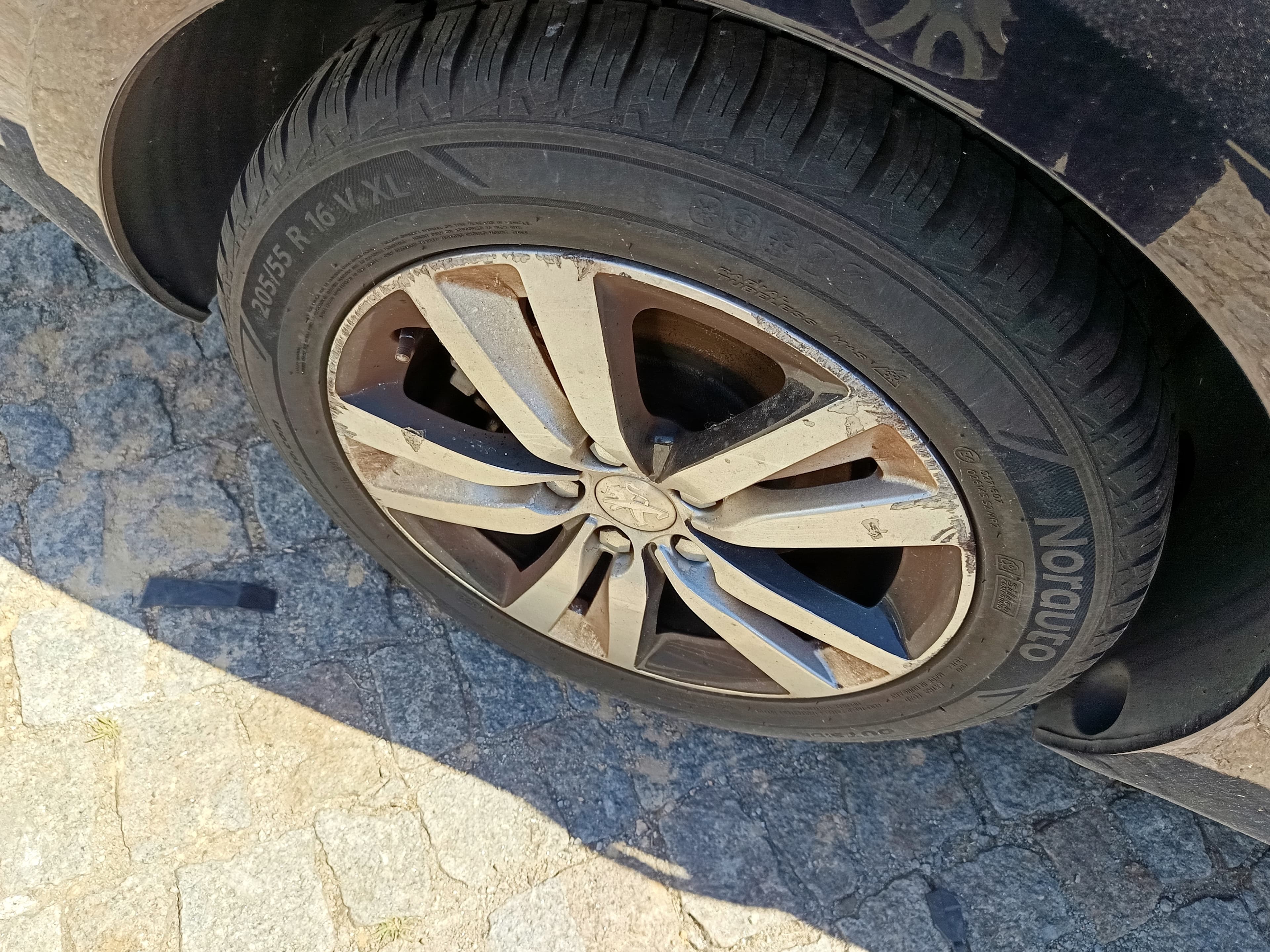Peugeot 308 · Year 2015 — image 11