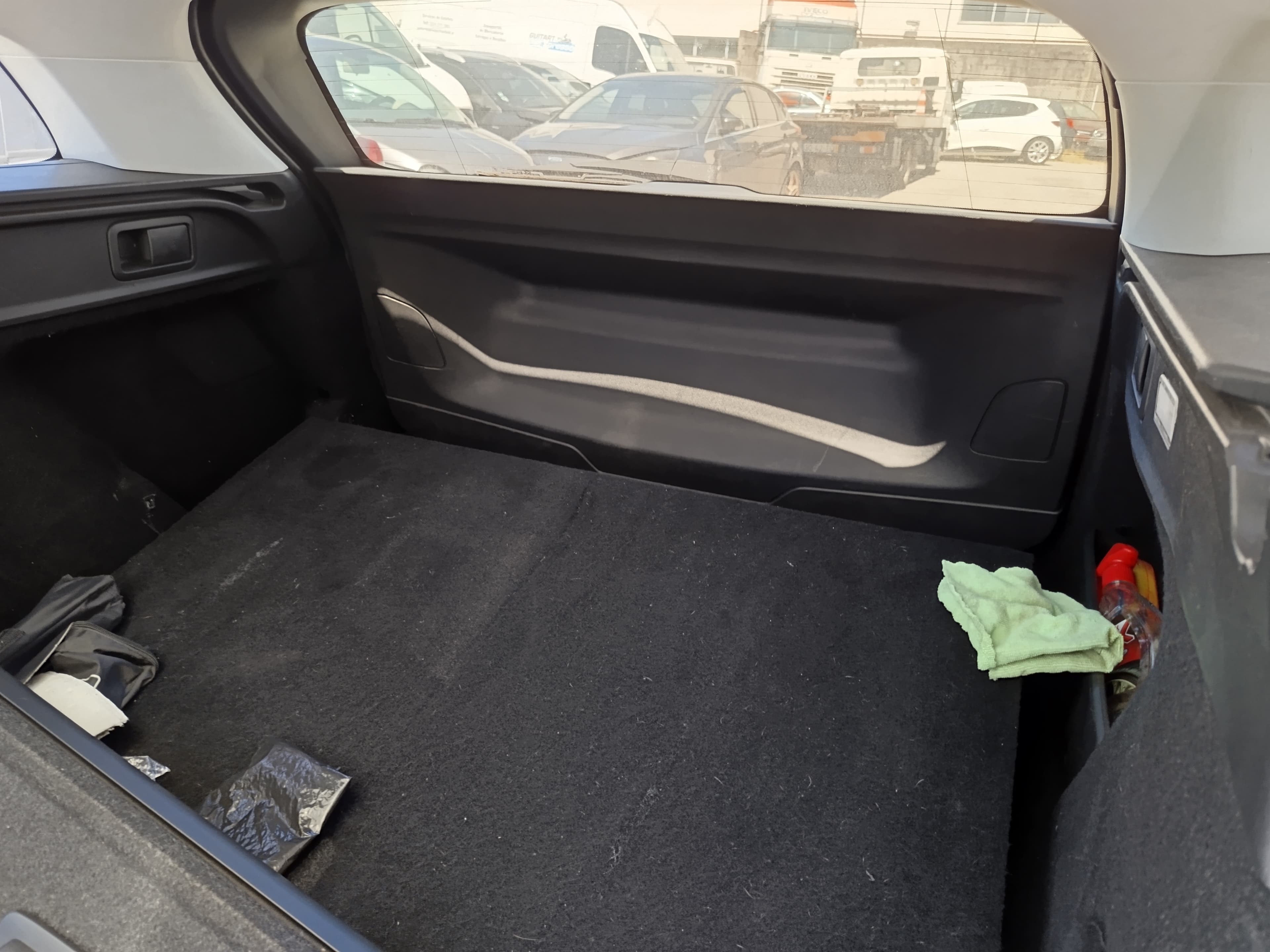 Peugeot 308 · Year 2015 — image 29
