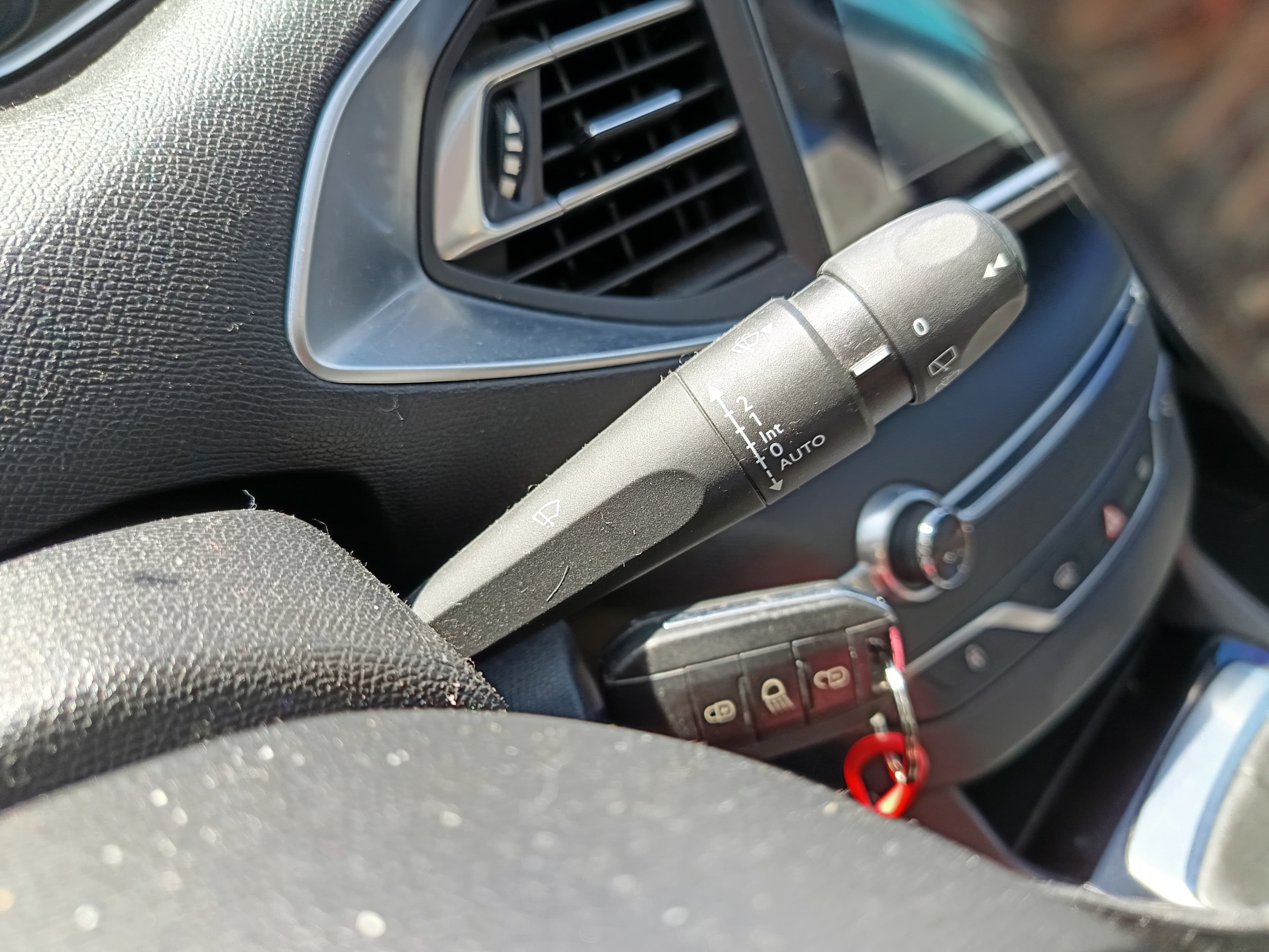 Peugeot 308 · Year 2015 — image 26