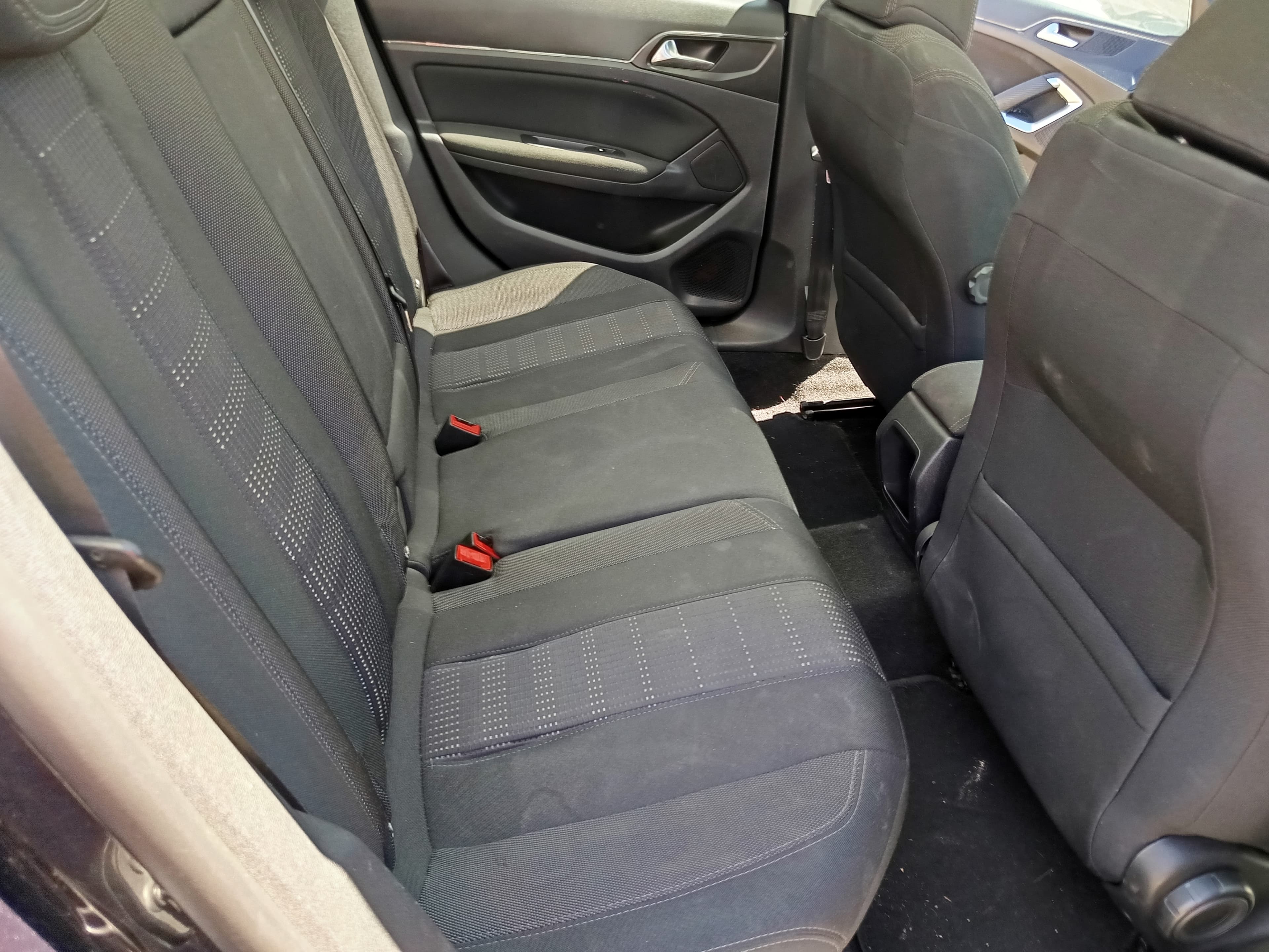 Peugeot 308 · Year 2015 — image 35