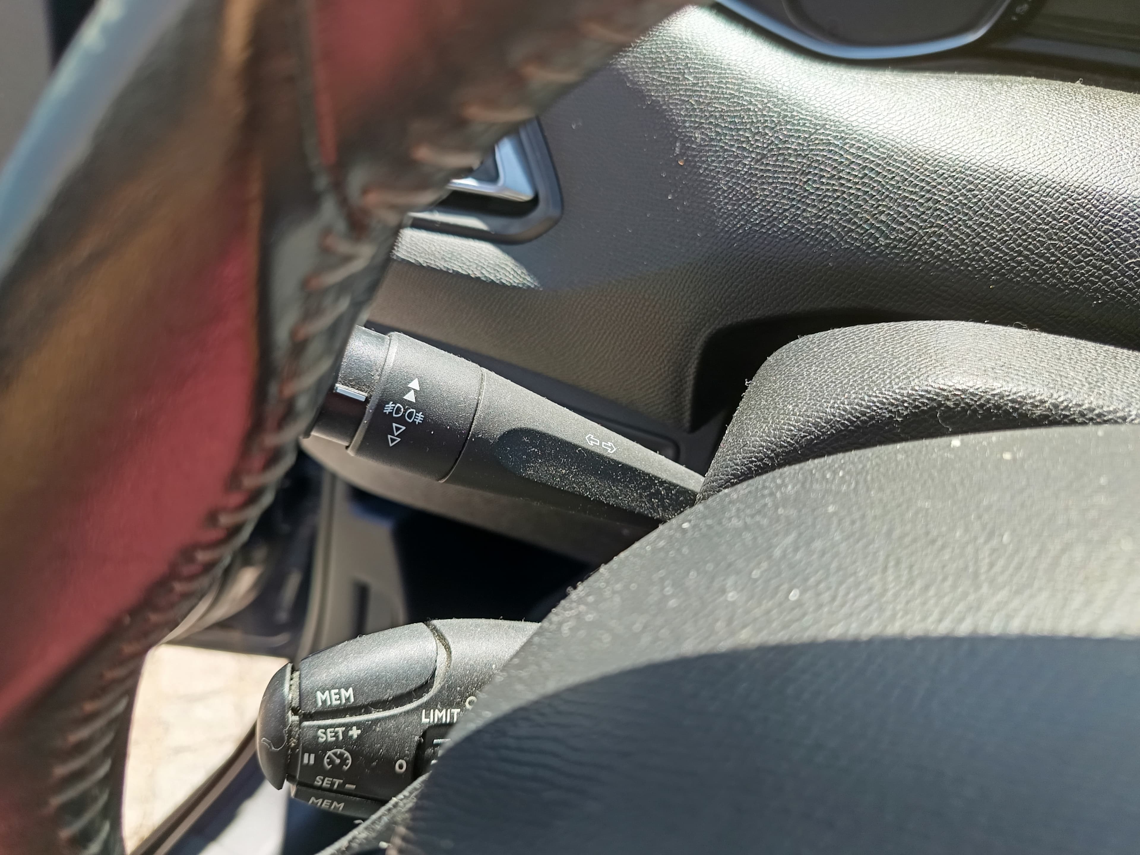 Peugeot 308 · Year 2015 — image 27
