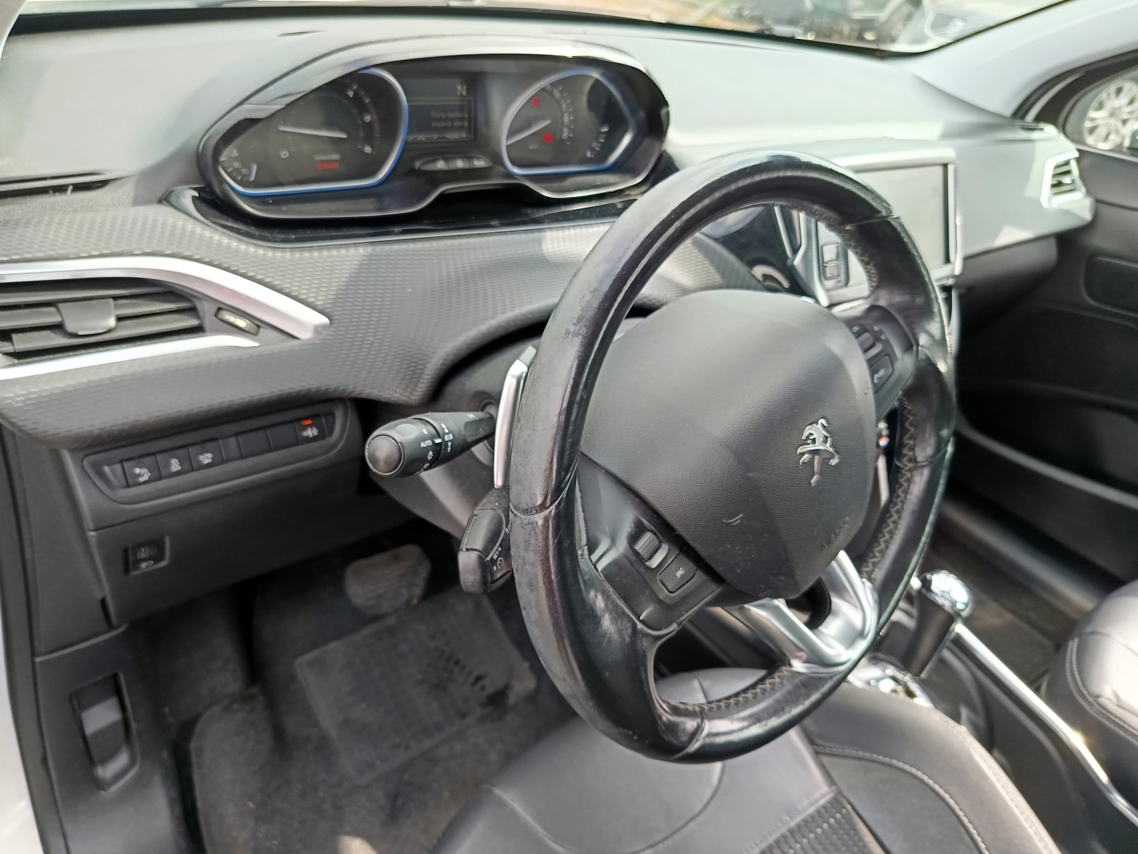 Peugeot 2008 · Ano 2014 — imagen 36