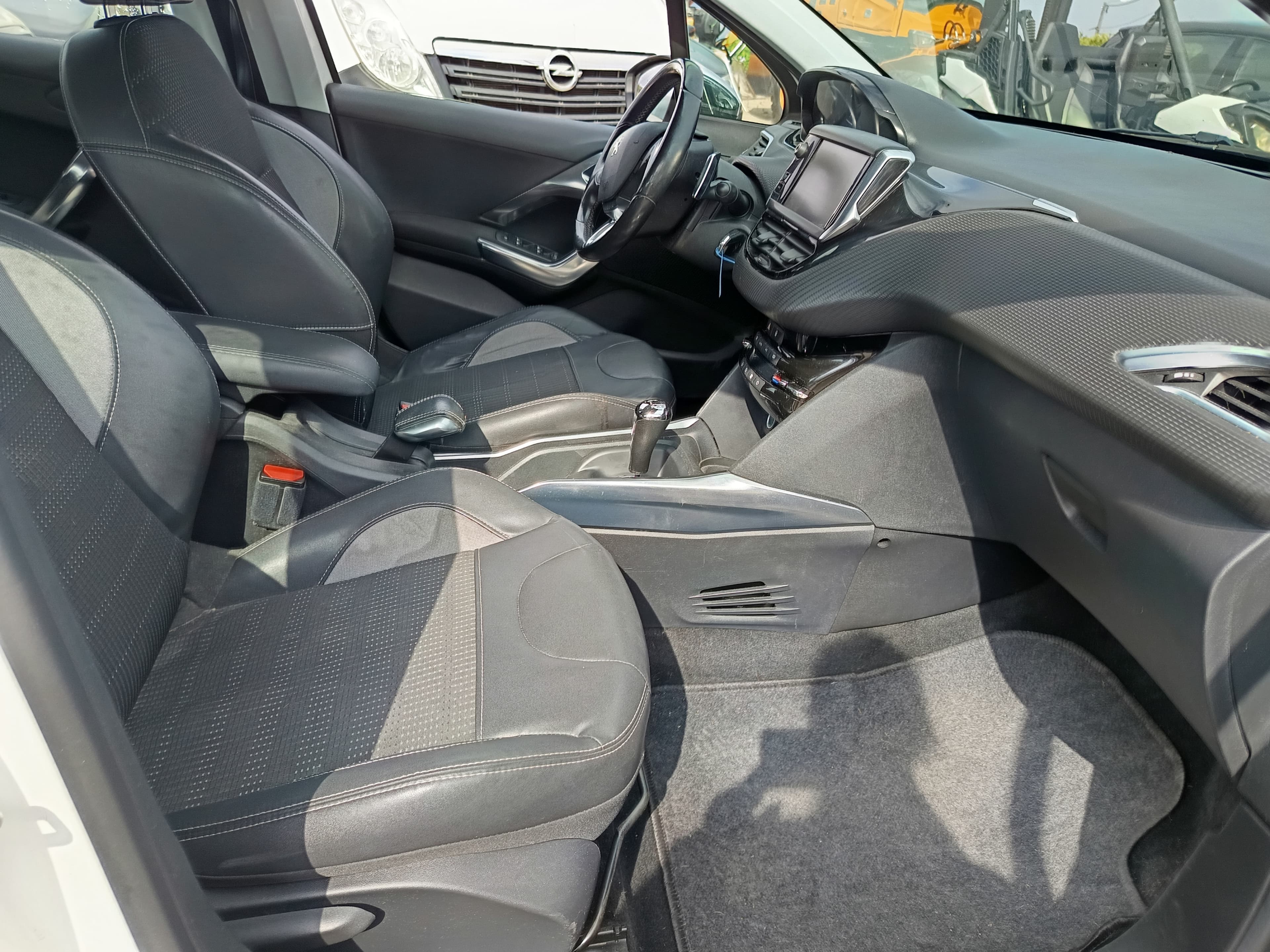 Peugeot 2008 · Ano 2014 — imagen 27