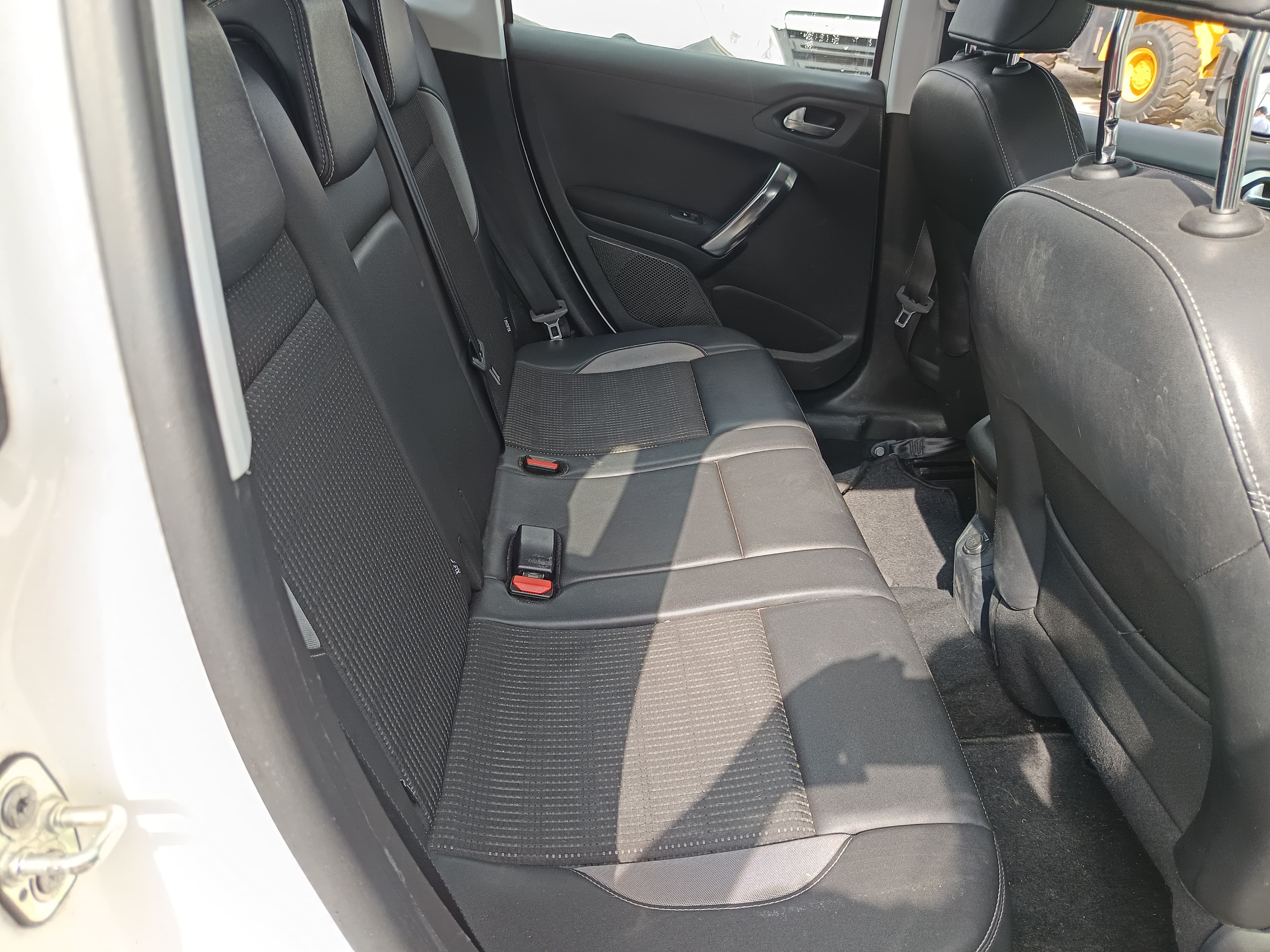 Peugeot 2008 · Ano 2014 — imagen 24