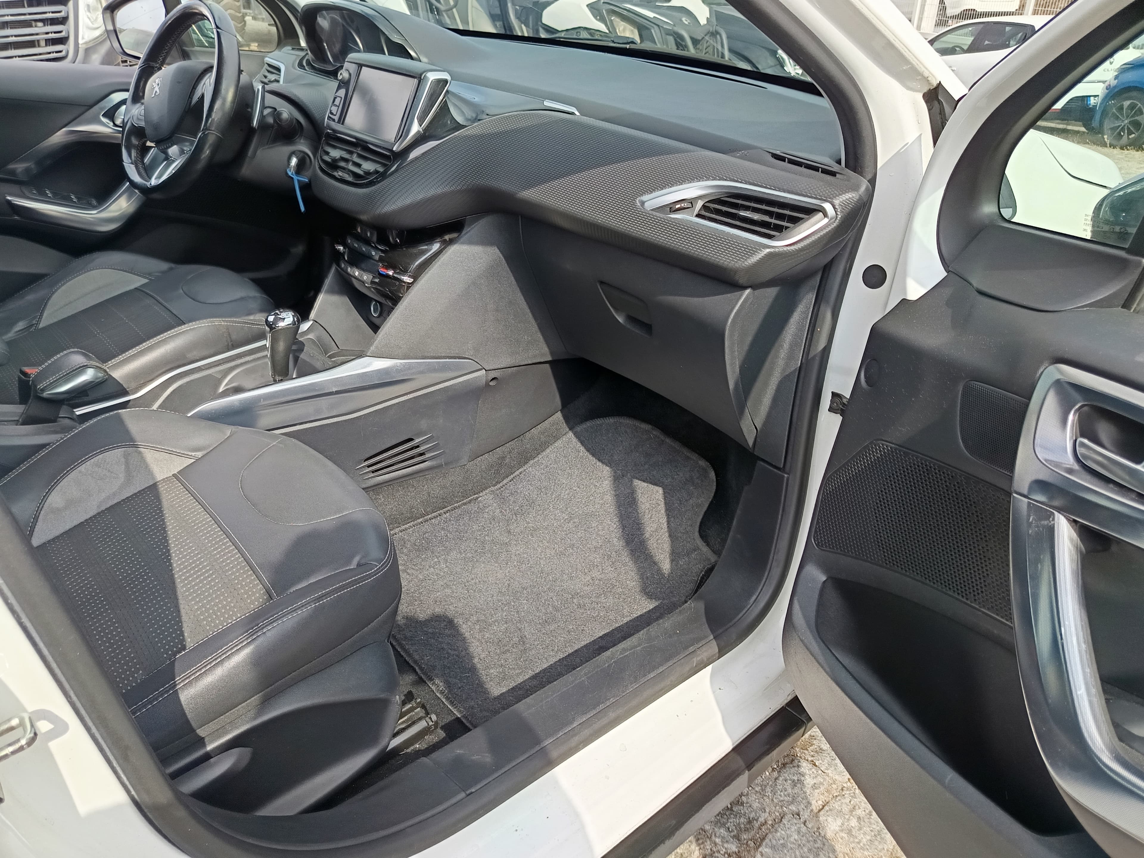 Peugeot 2008 · Ano 2014 — imagen 25