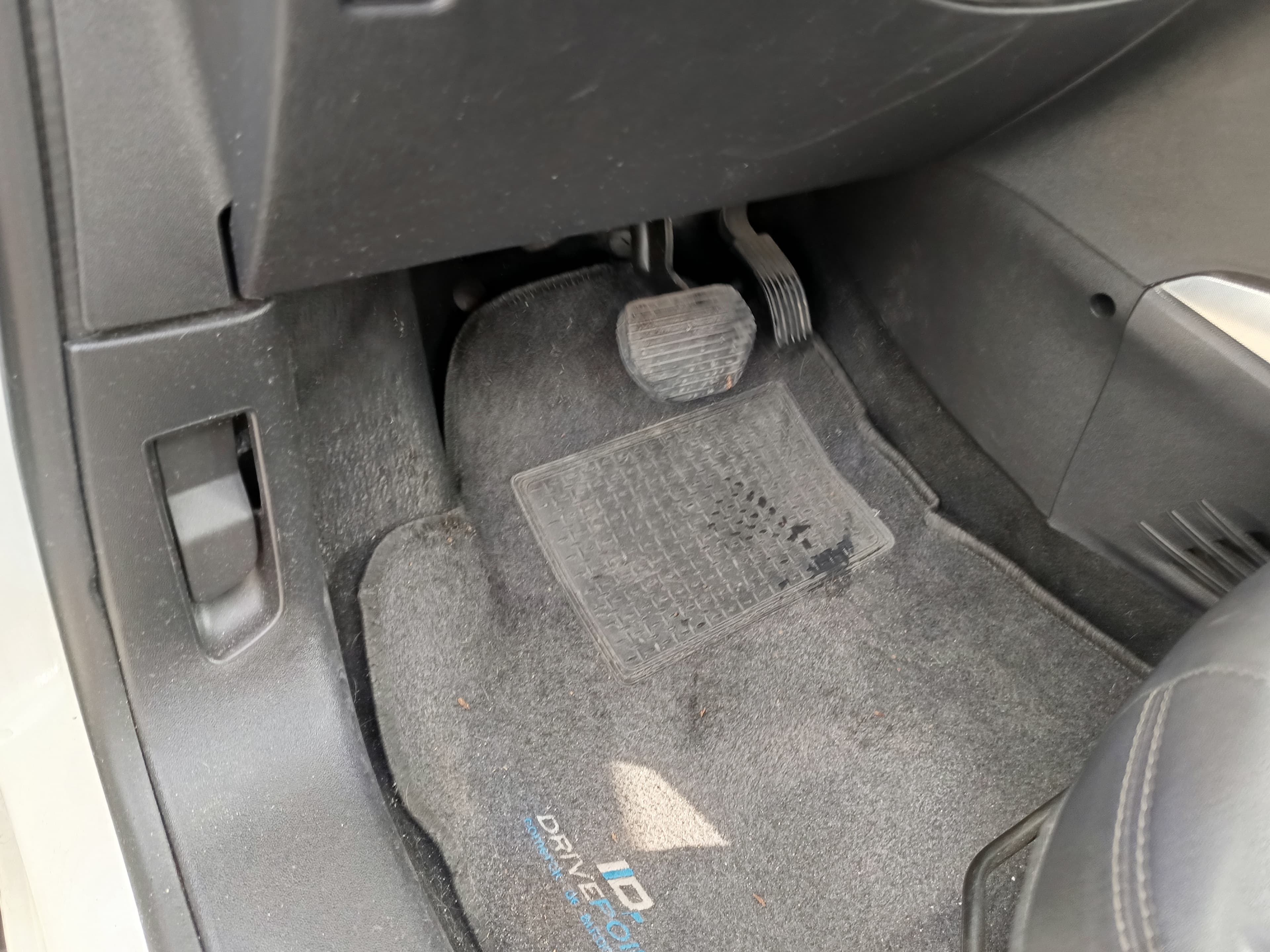 Peugeot 2008 · Ano 2014 — imagen 35