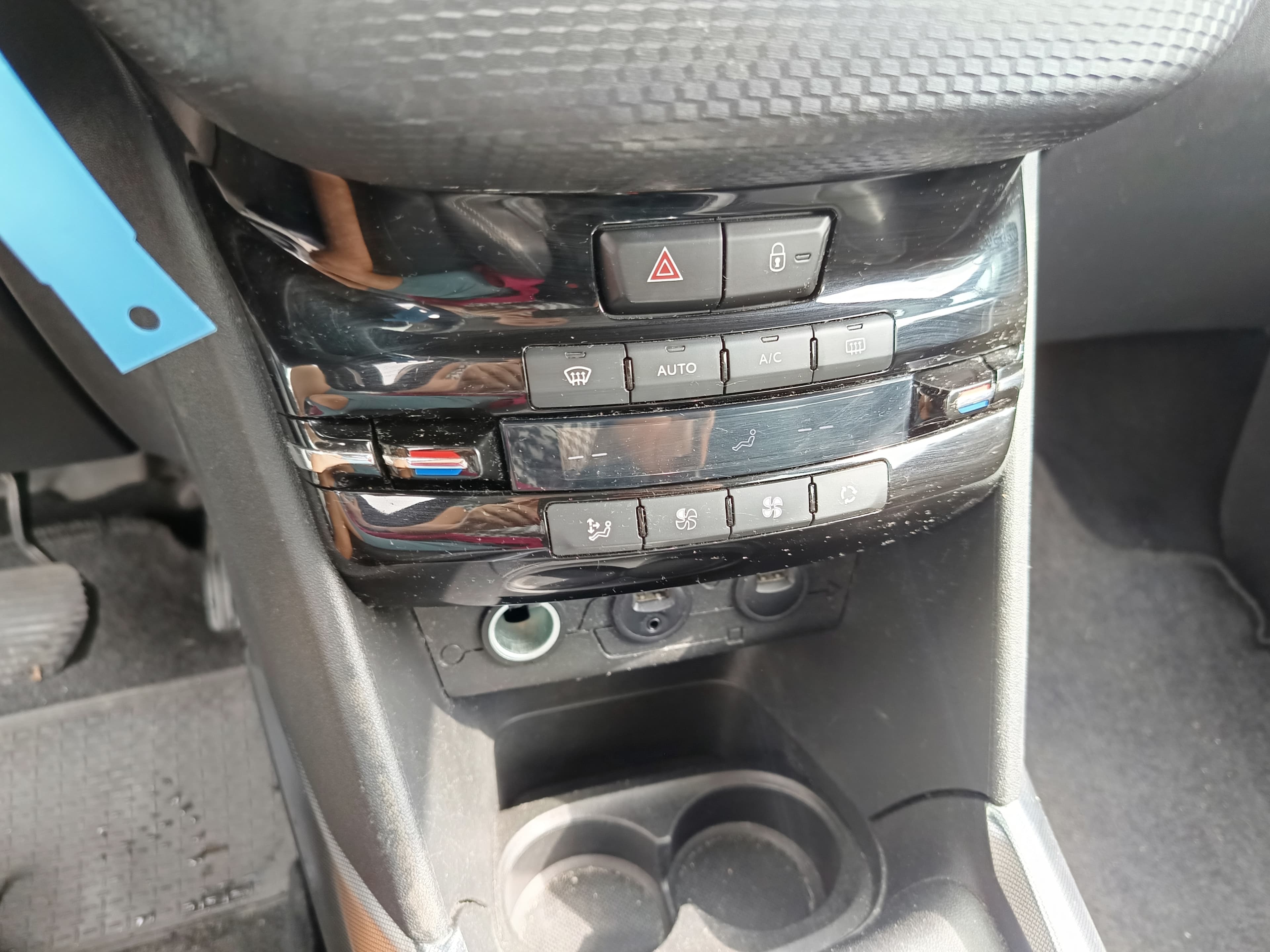 Peugeot 2008 · Ano 2014 — imagen 39