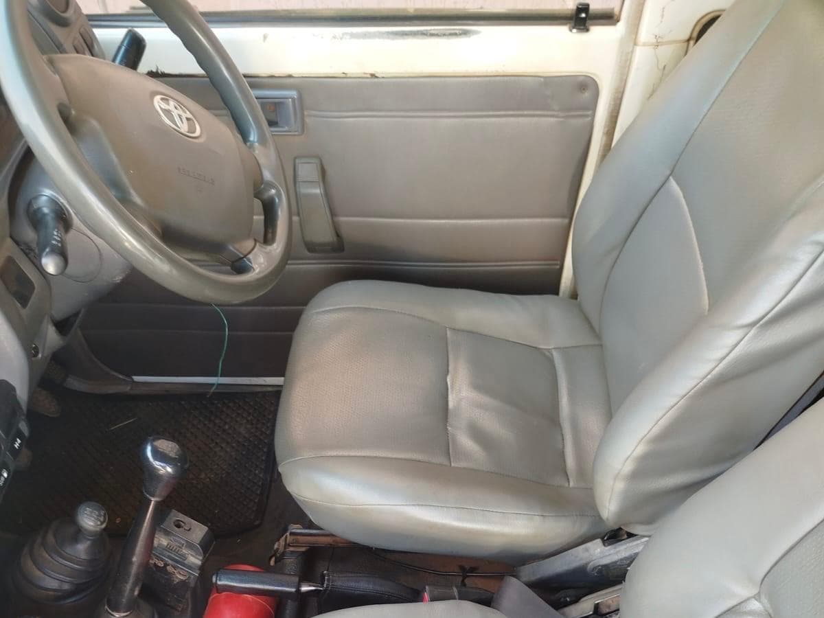 Toyota Land Cruiser — image 3