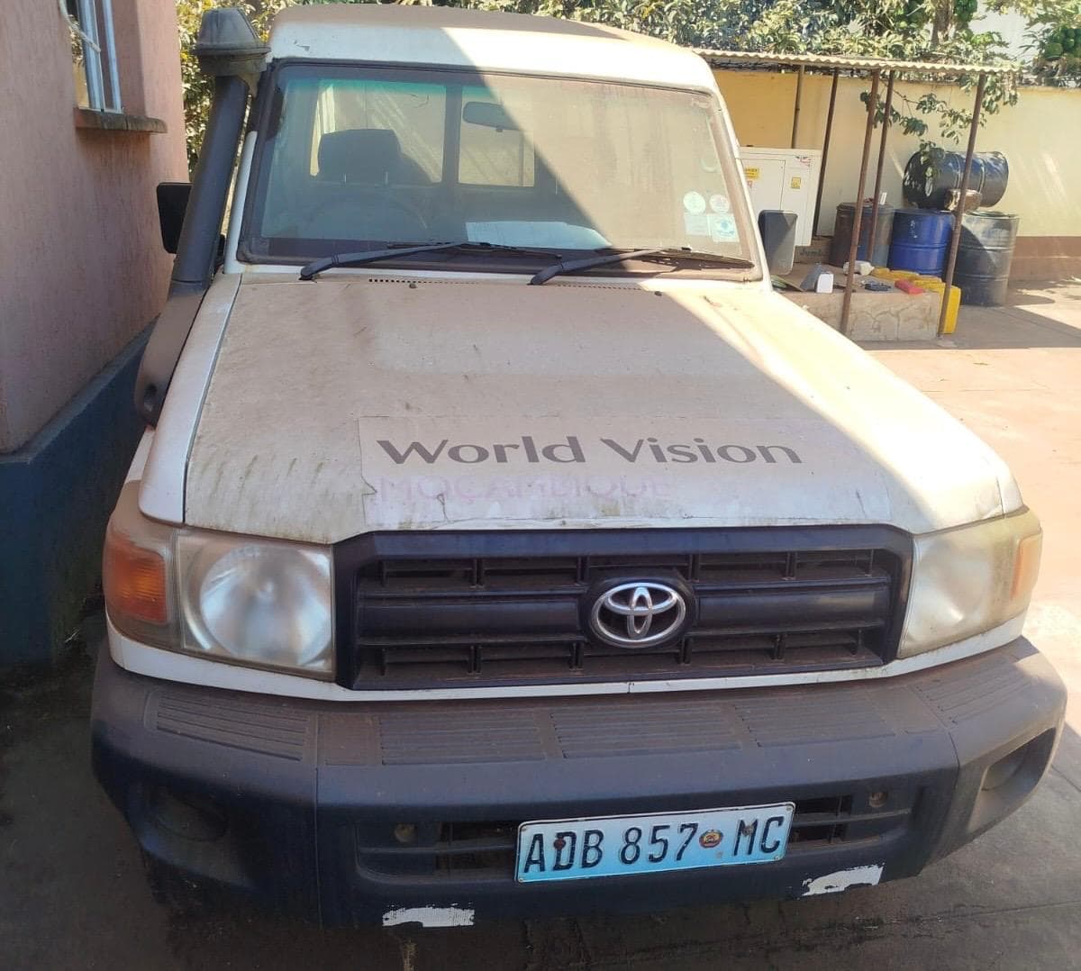 Toyota Land Cruiser — image 11
