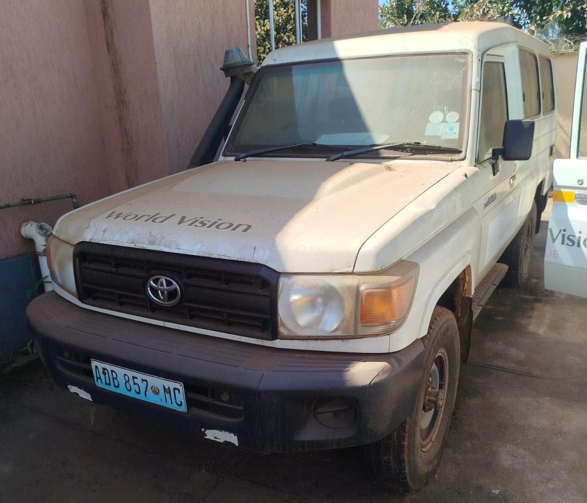 Toyota Land Cruiser — image 1