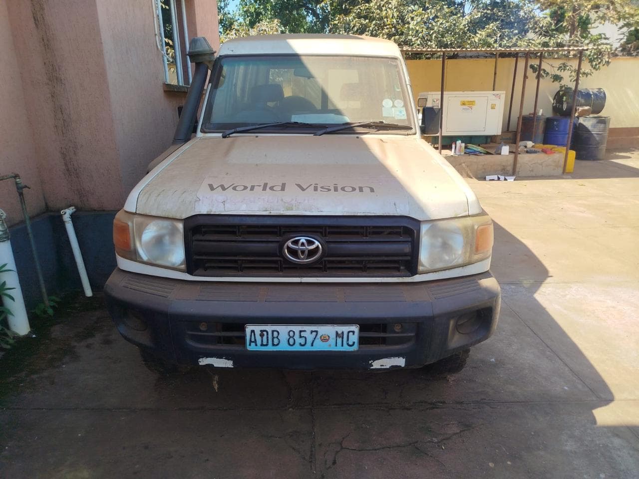 Toyota Land Cruiser — image 13