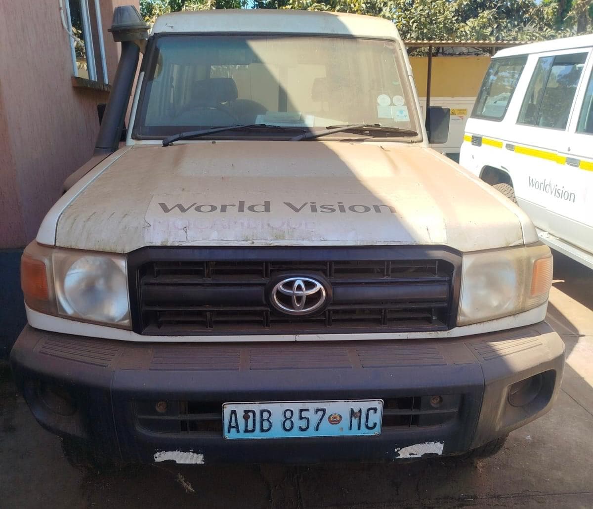 Toyota Land Cruiser — image 6
