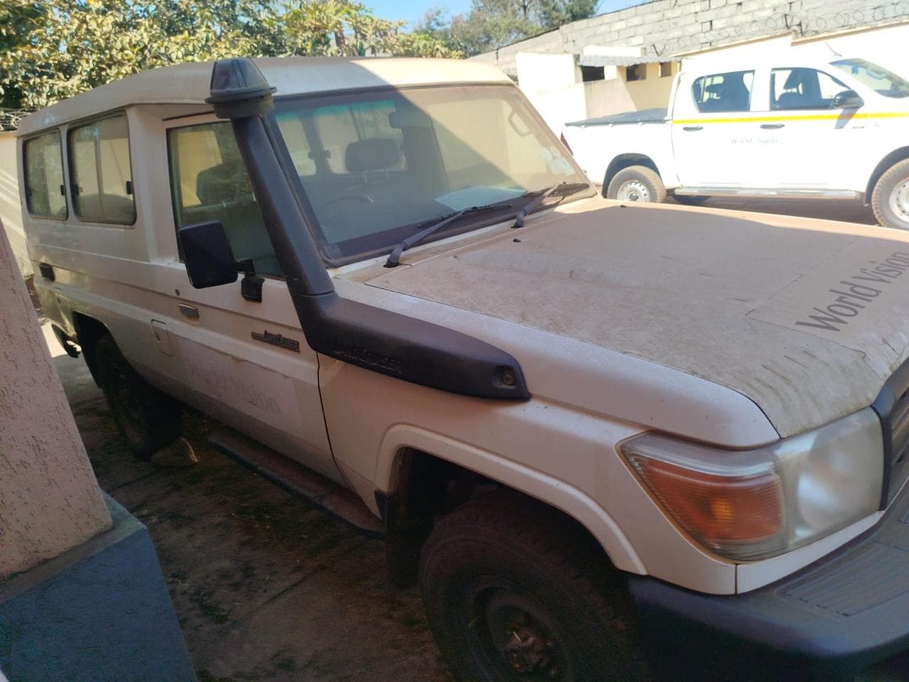 Toyota Land Cruiser — image 10