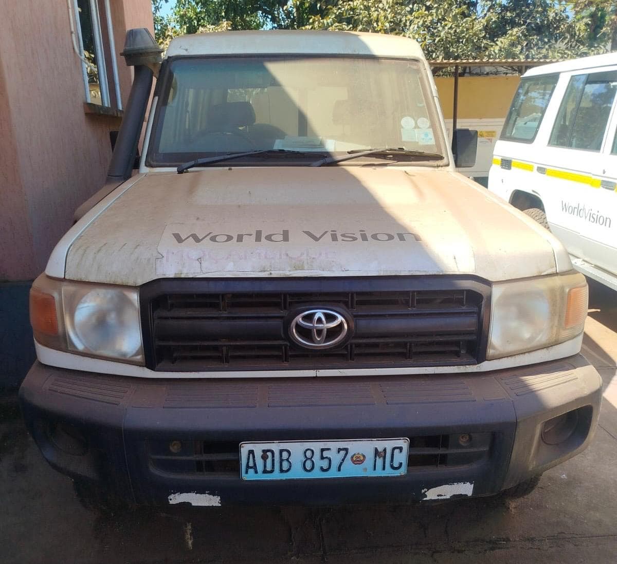Toyota Land Cruiser — image 7
