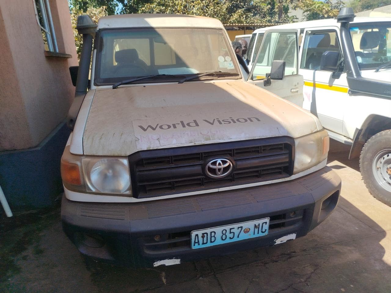 Toyota Land Cruiser — image 8