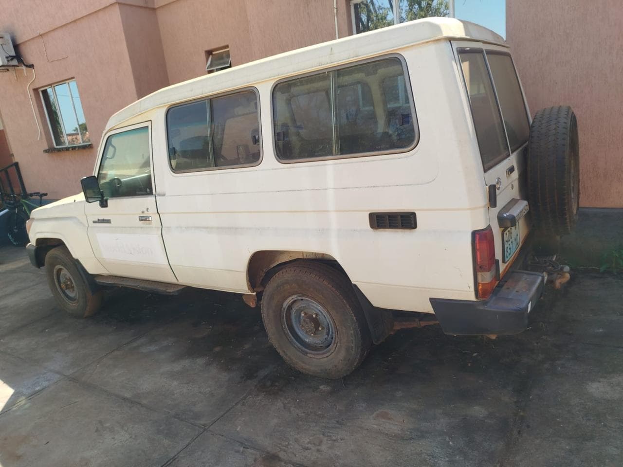 Toyota Land Cruiser — image 15